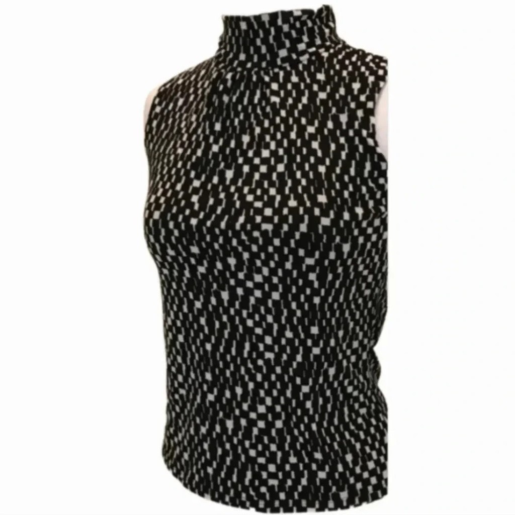 Alfani Petite Black and White Pattern Sleeveless Mock Neck Top