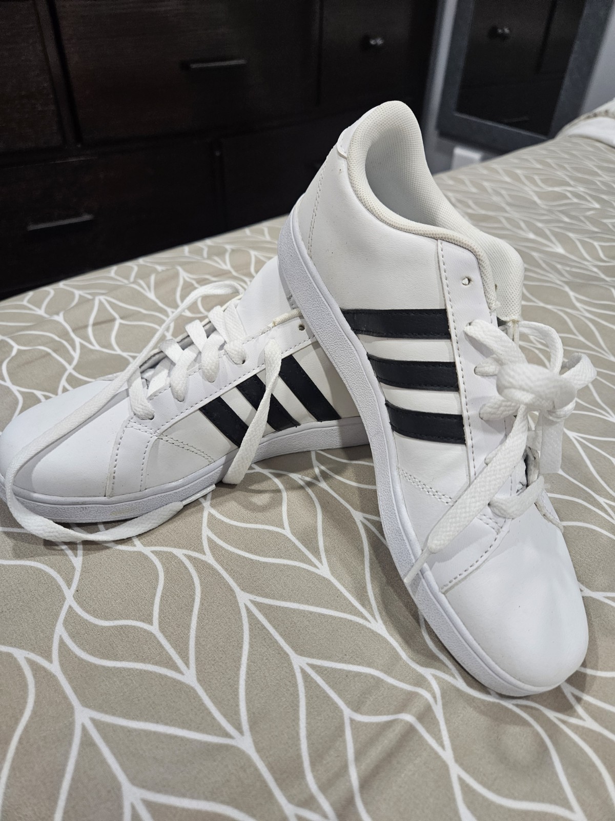 adidas 3-Stripes White/Black Low Top Lace-Up Kids Sneakers US 5 EU 37 1/3