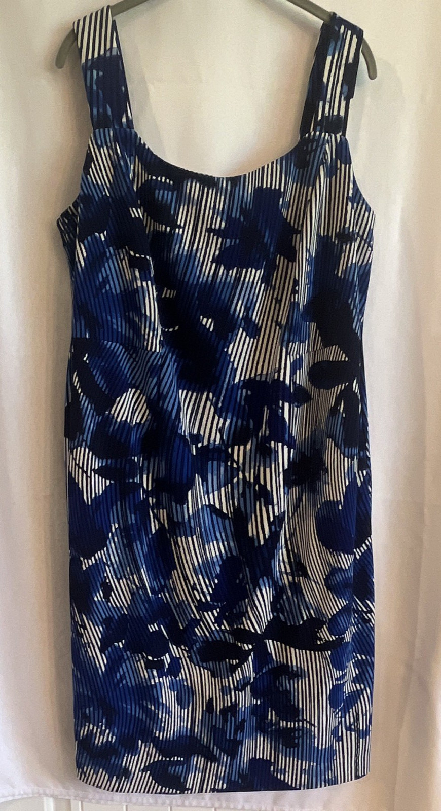 Maya Brooke Blue/White Abstract Sheath Dress Scoop Neck Sleeveless Knee 14W