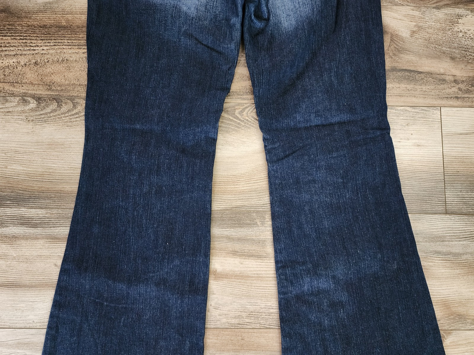 Silver Jeans Eden Flare Womens Jeans | Dark Wash Distressed | sz 31/33