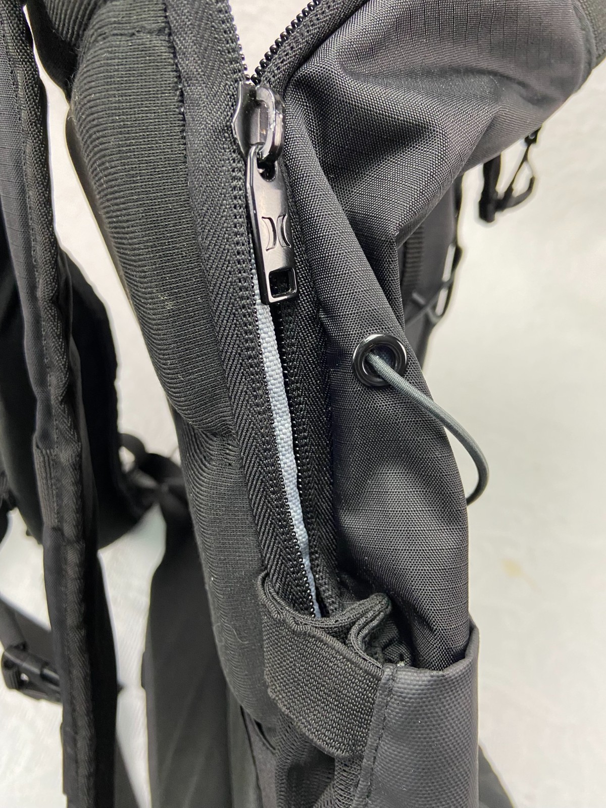 Hurley 18 in Black Backpack with Laptop Sleeve (broken zipper)