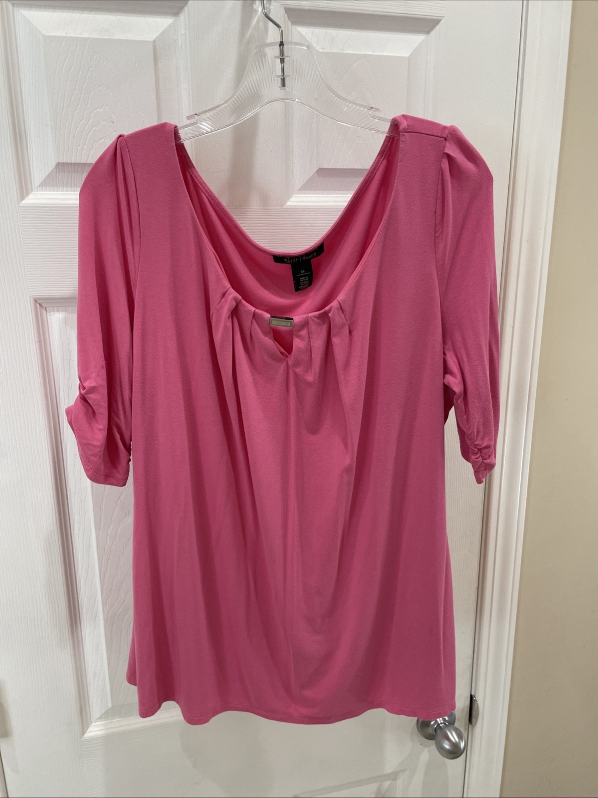 White House Black Market Sz XL Gorgeous Pink Short Sleeve Top beautiful