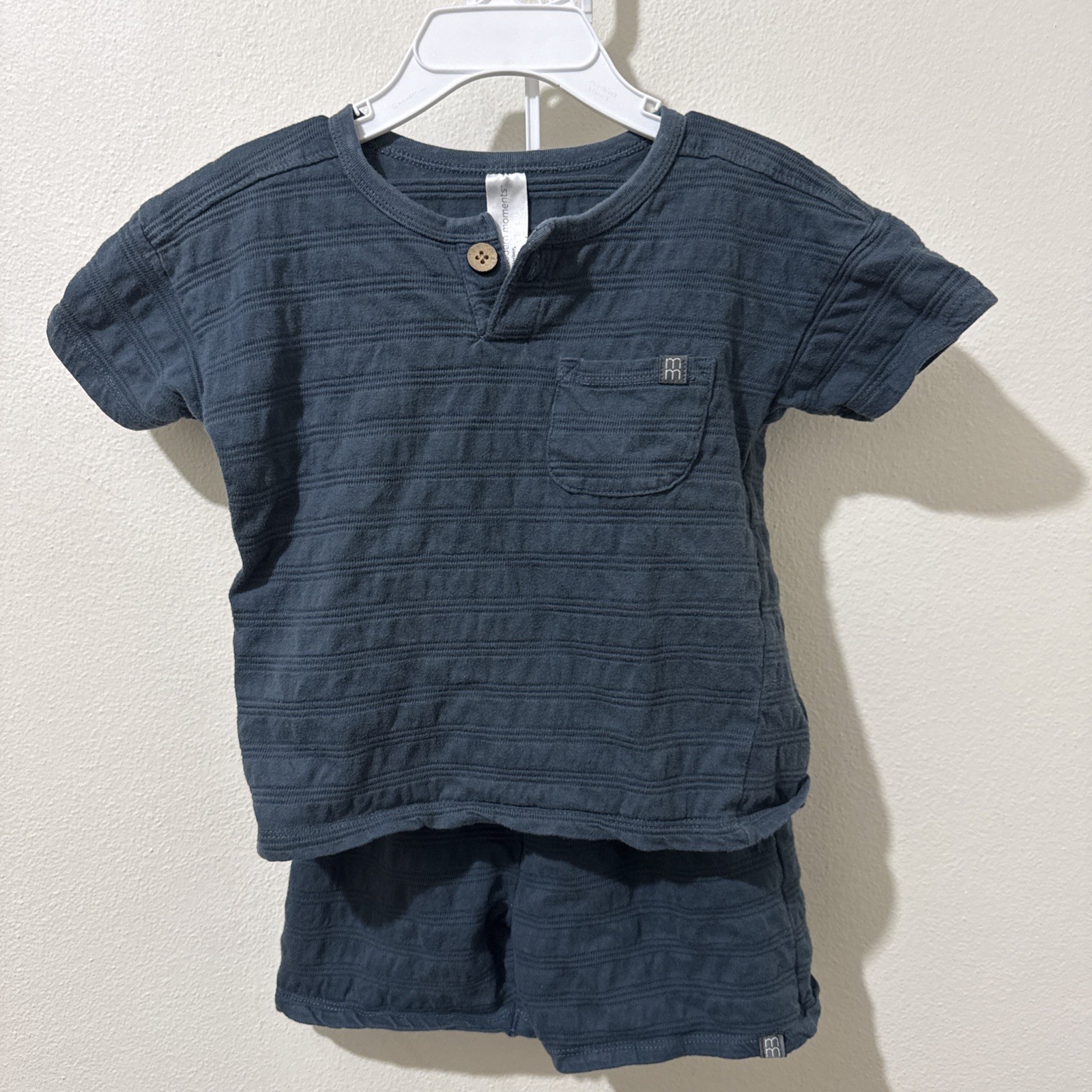 14 pants brands listed below , 2 sets and shorts boys size 3T