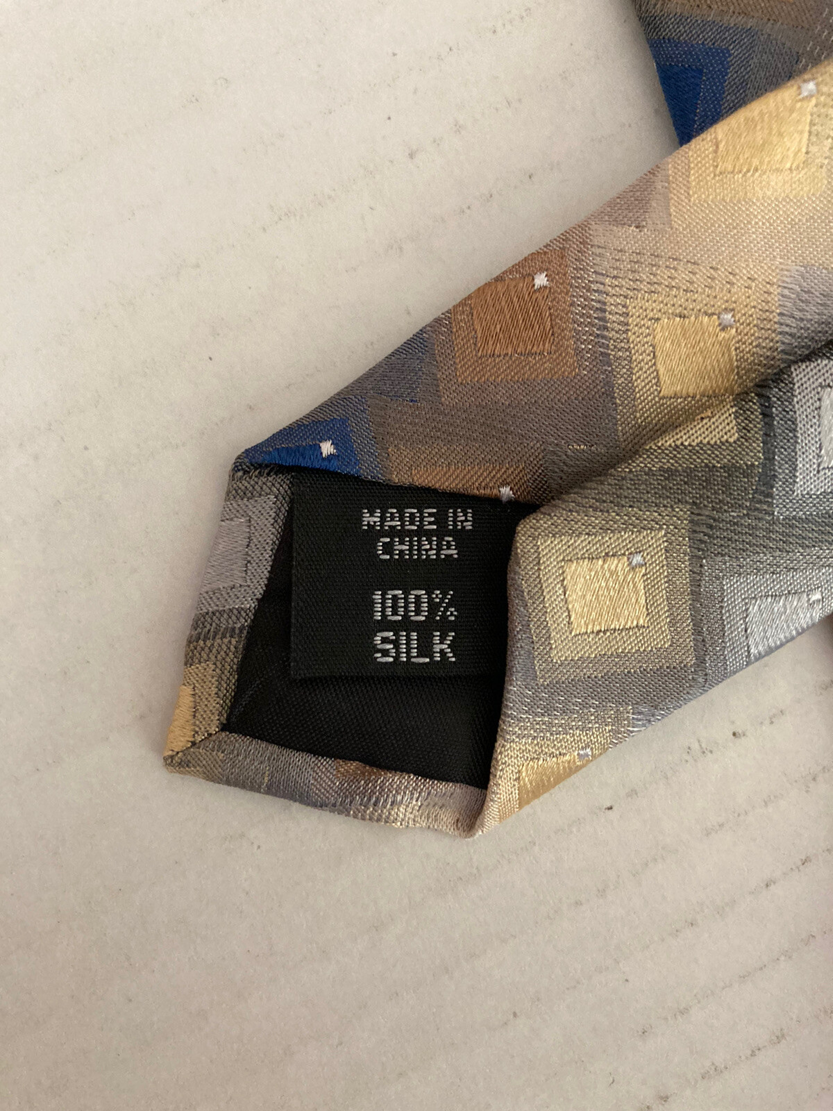 Van Heusen Men’s Necktie Tie Silk Brown Blue Tan Gray Geometric