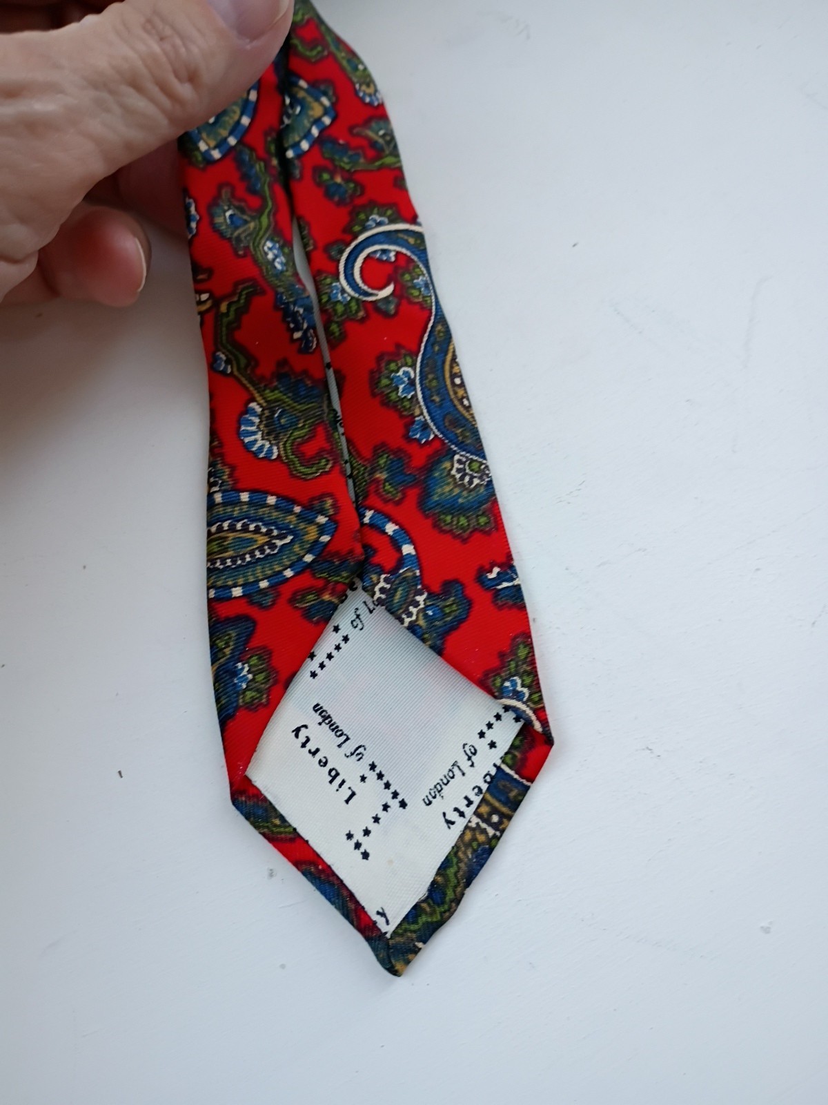 Continental 100% Silk Red Paisley Necktie Liberty Print 57-in By 3.25 In