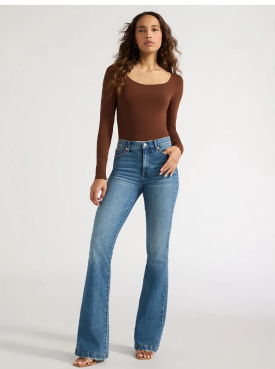 Sofia by Sofia Vergara Women’s Melisa Flare High Rise Jeans Sz 4,6,12 NWT *36