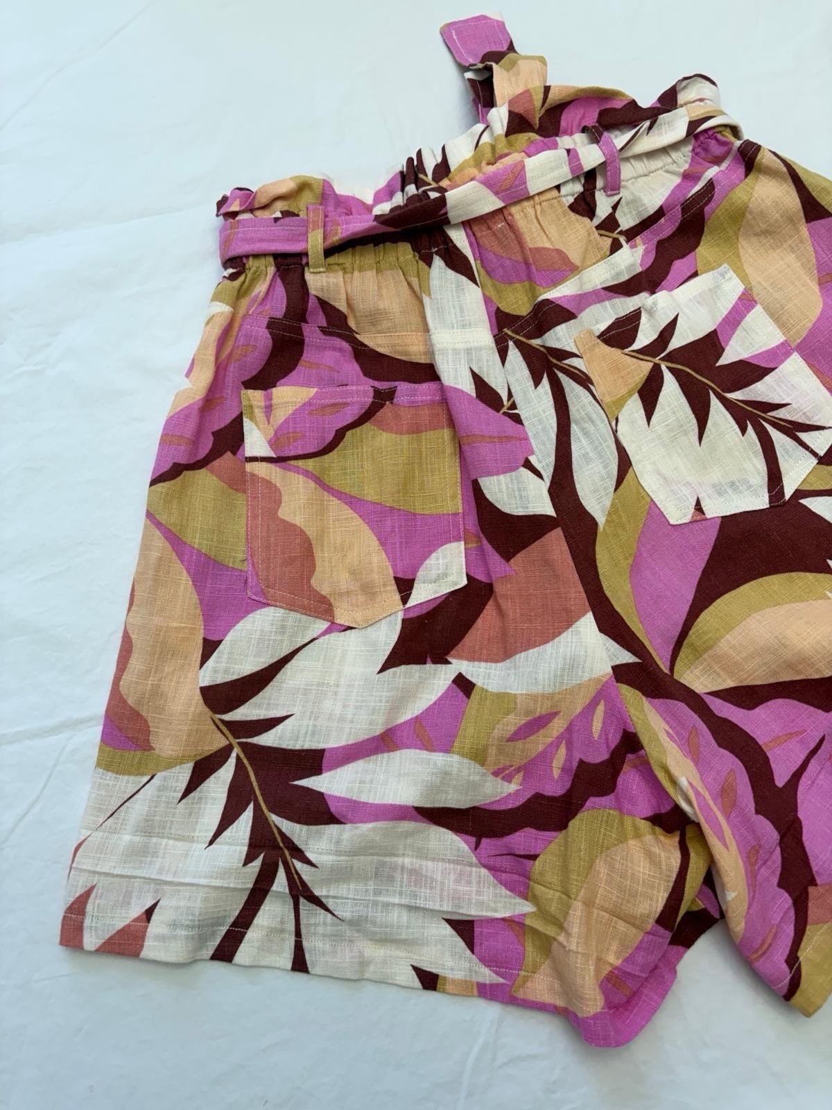 MINKPINK Womens Tropical Leaf Paperbag Shorts Size Small Belted Linen Blend Pink