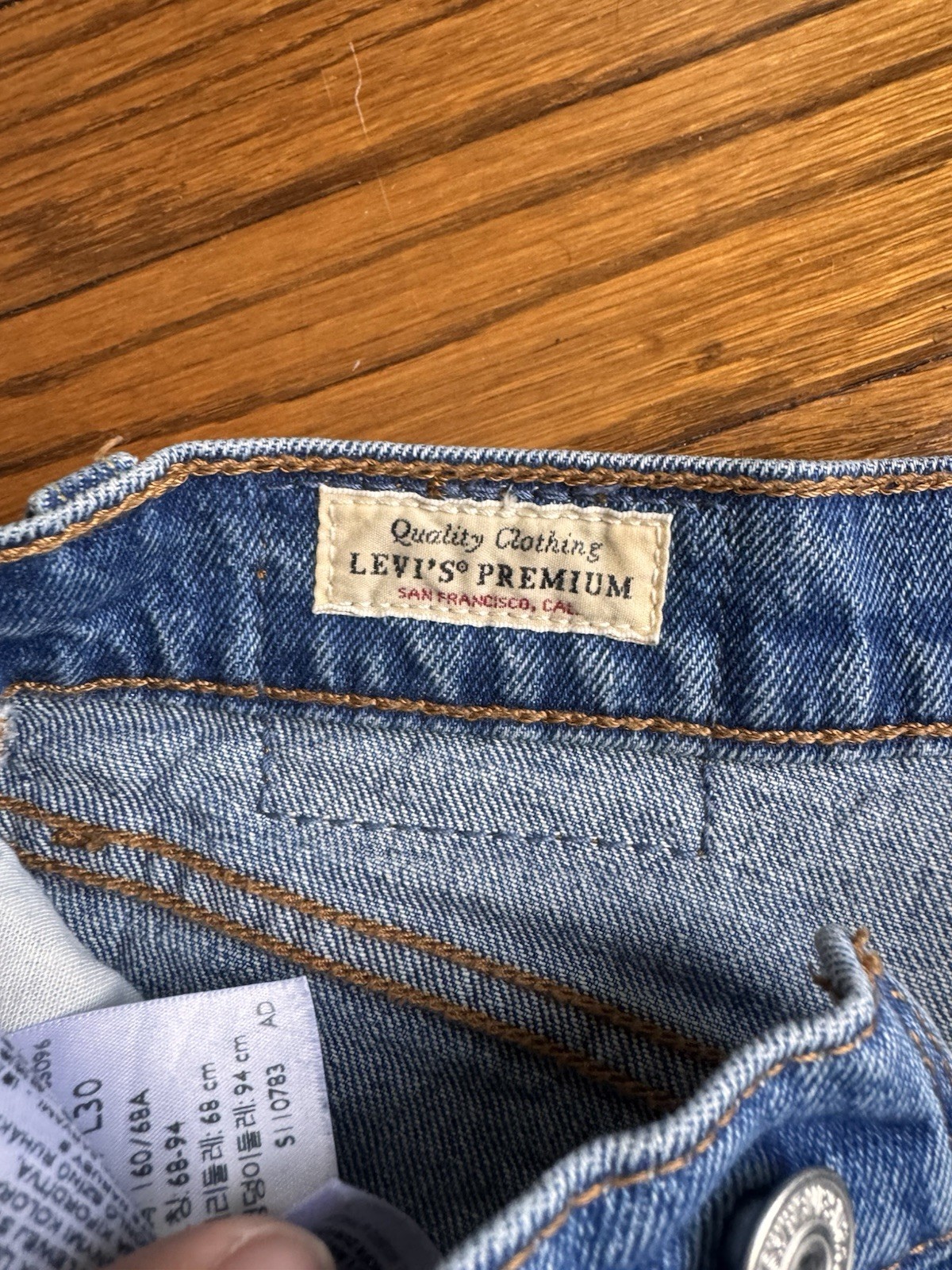 Levi’s Premium 501 Men’s Blue Denim Straight Leg Button Fly Distressed Jeans