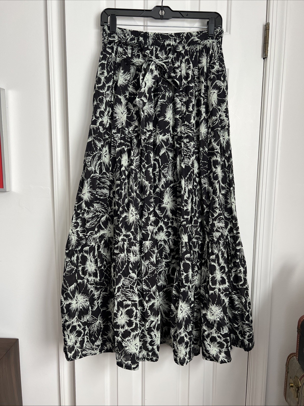 NWT MILLE RESORT & TRAVEL TIERED SKIRT size M