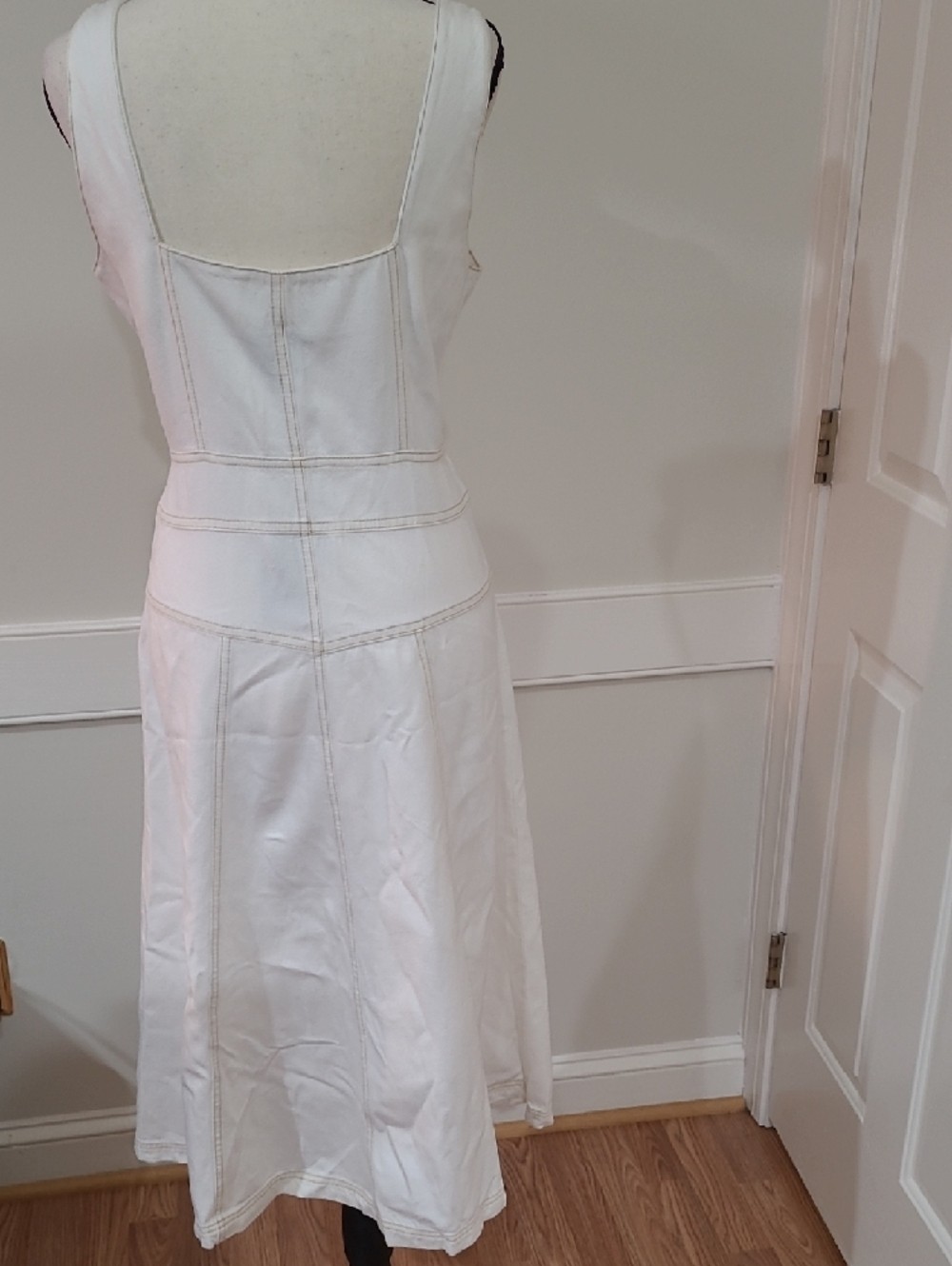 I.N.C. International Concepts White A-Line Denim Skirt with Front Zip – Size S