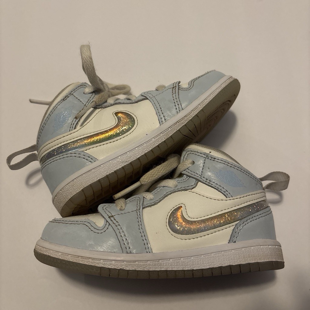 Jordan Air Jordan 1 Unisex Kids High Top Sneaker US 8 Light Blue/White