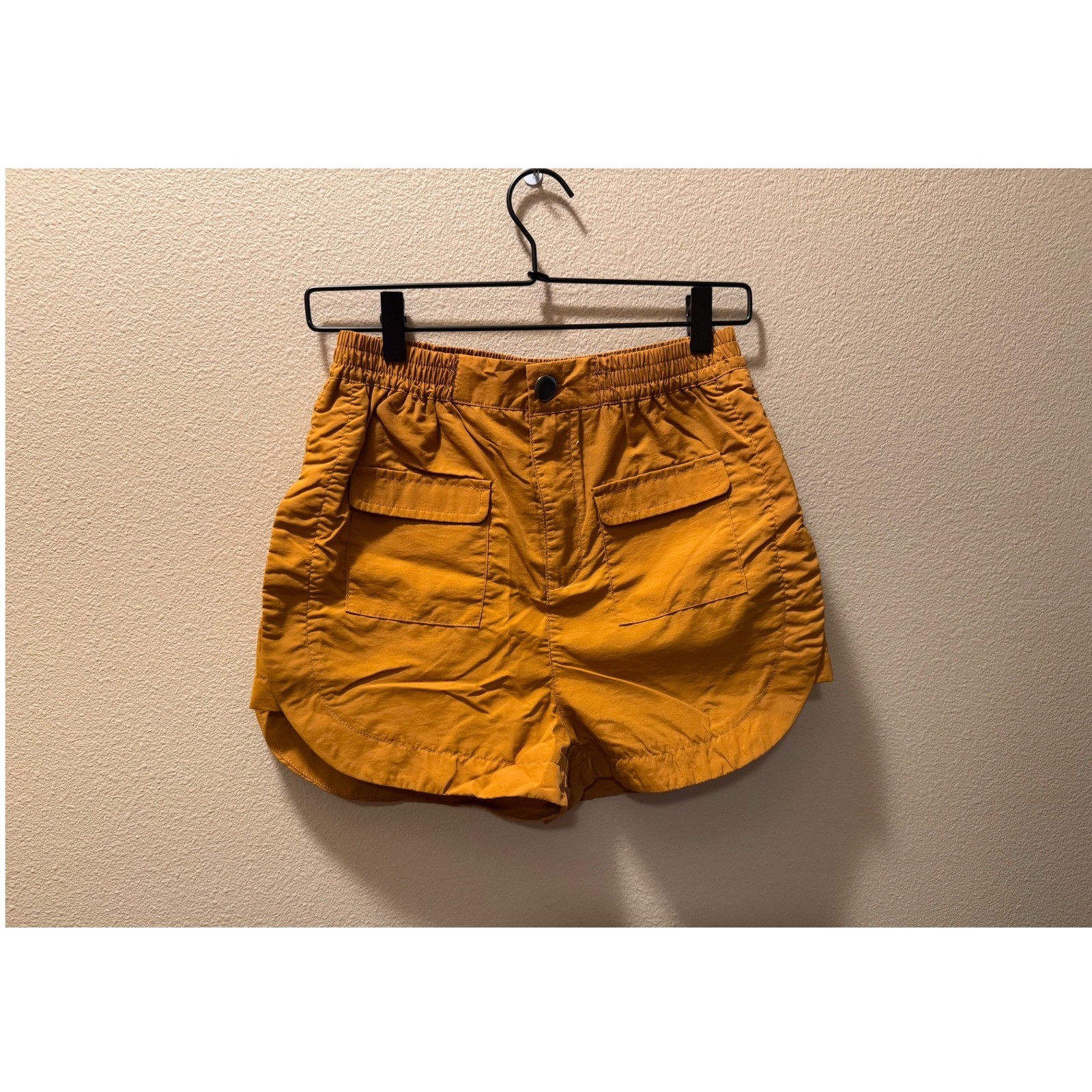 Very J Love Riche Camel Yellow Tulip Hem Utility Shorts NP70131 Womens Small NWT