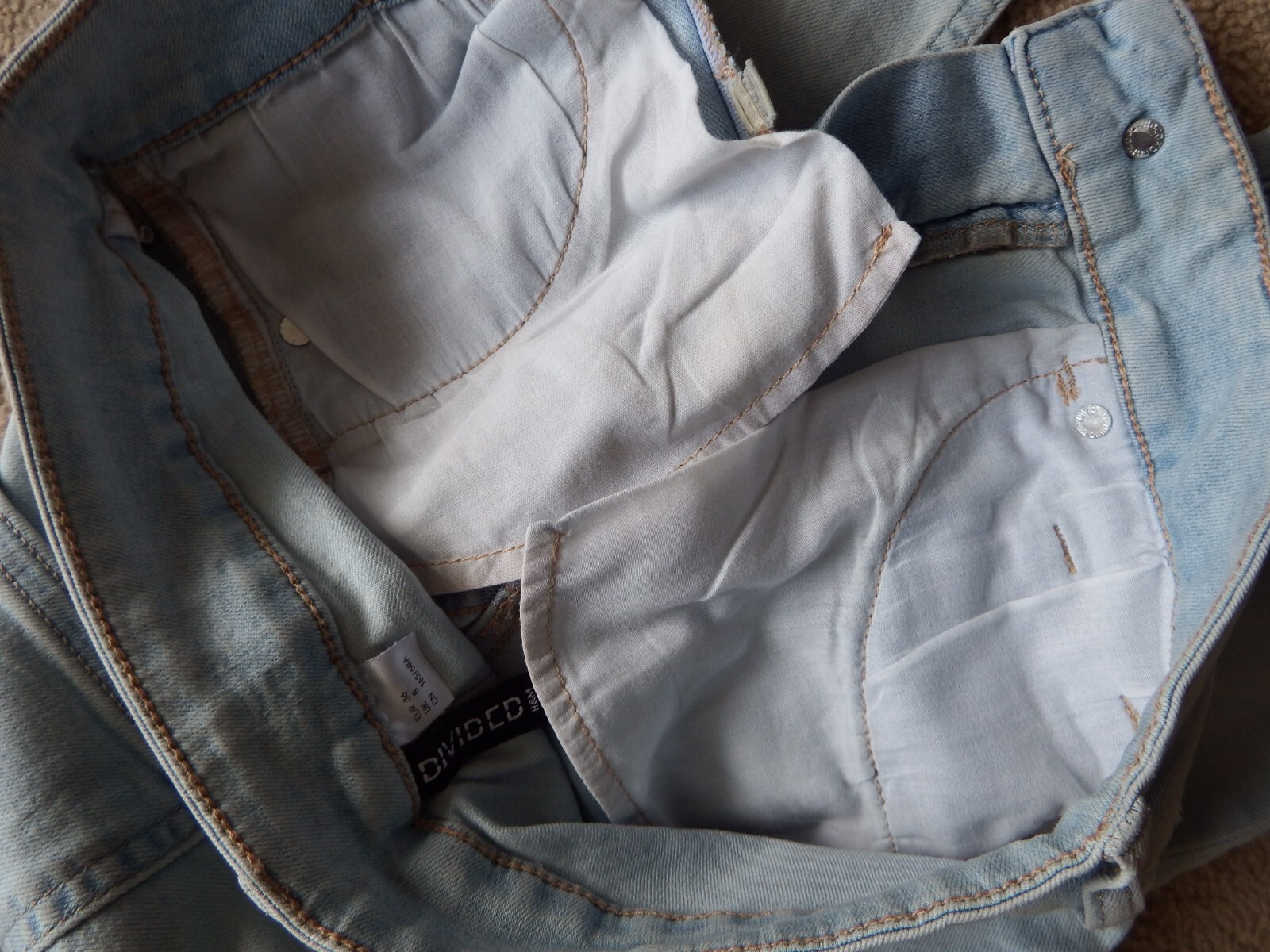 H&M Divided Light Blue Wash Denim Skinny Jegging Jeans Mid Rise Size 8 Stretchy
