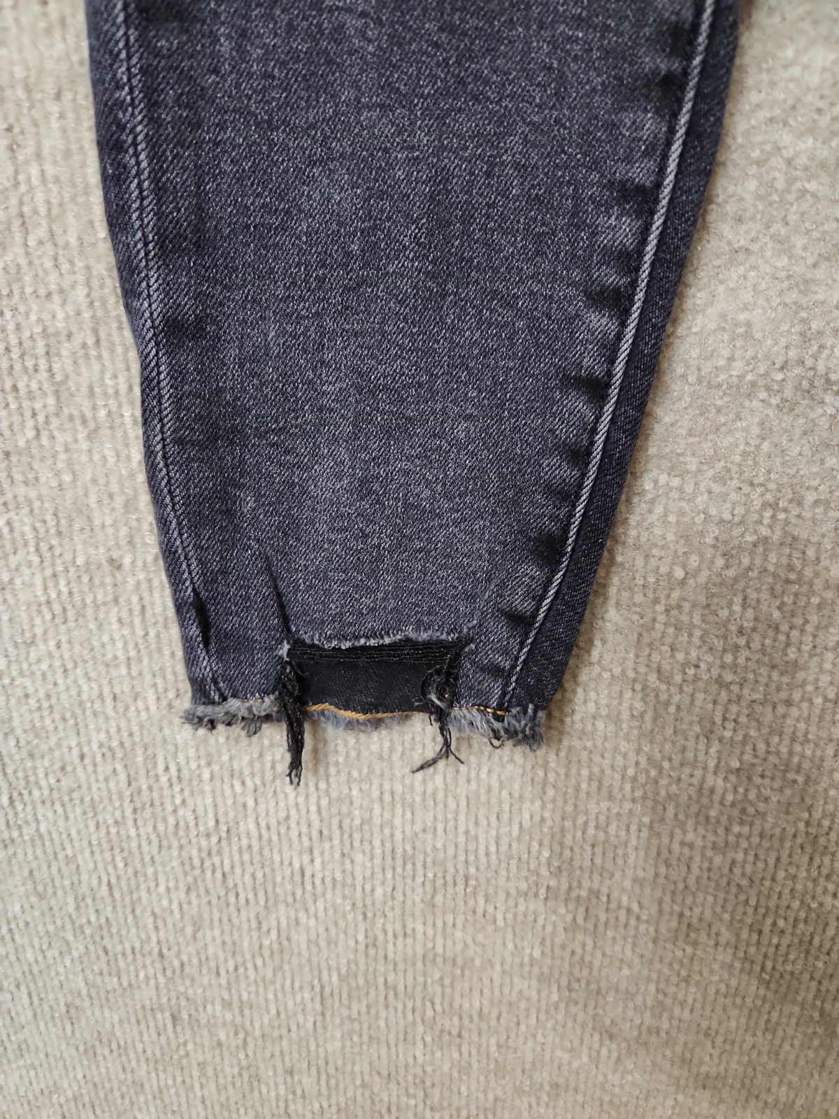 American Eagle Super Stretch Jegging Jeans Womens 4 Black Wash Raw Hem NWOT