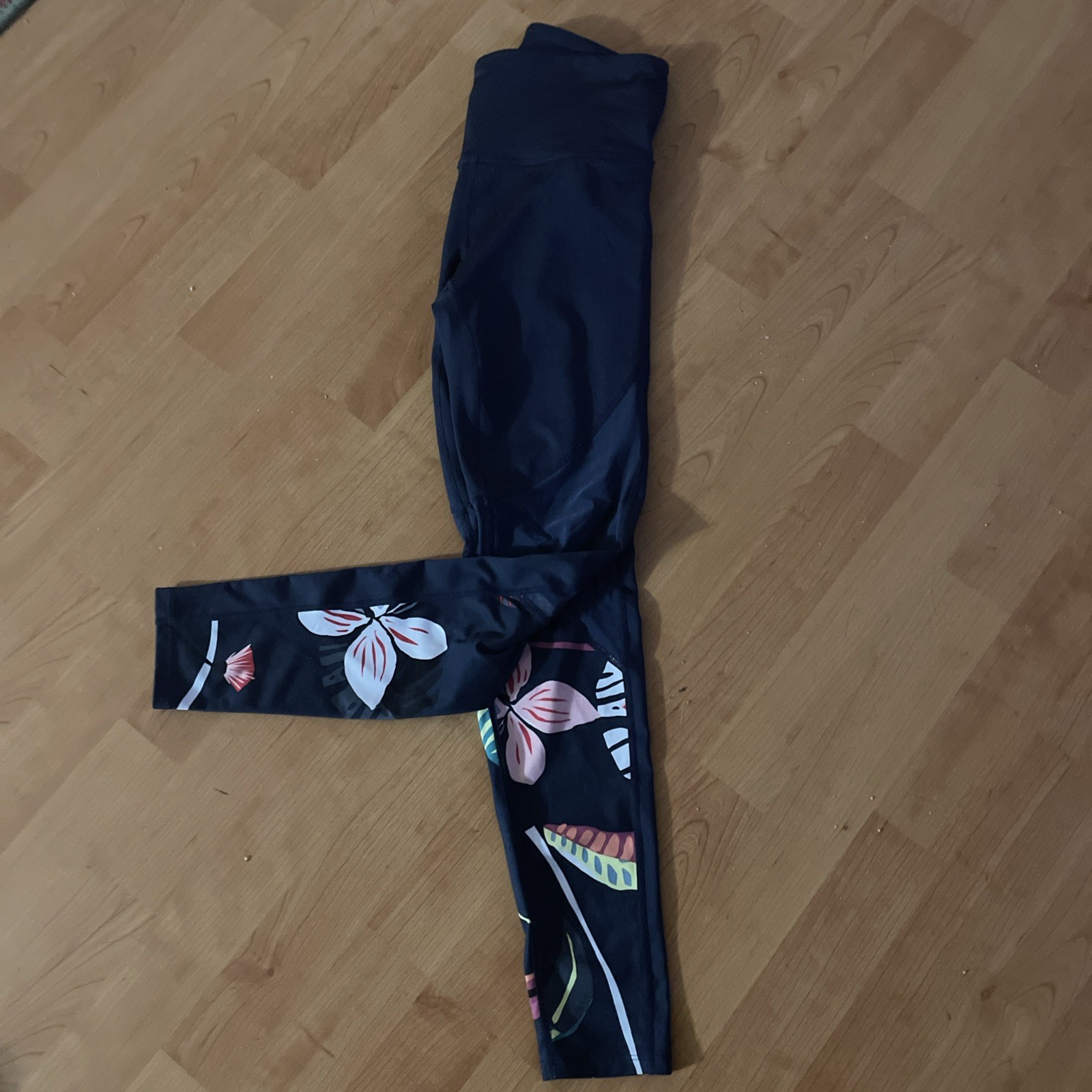 JOYLAB Size XS Navy Blue Tropical Leaves Mesh Inset at Knees Leggings