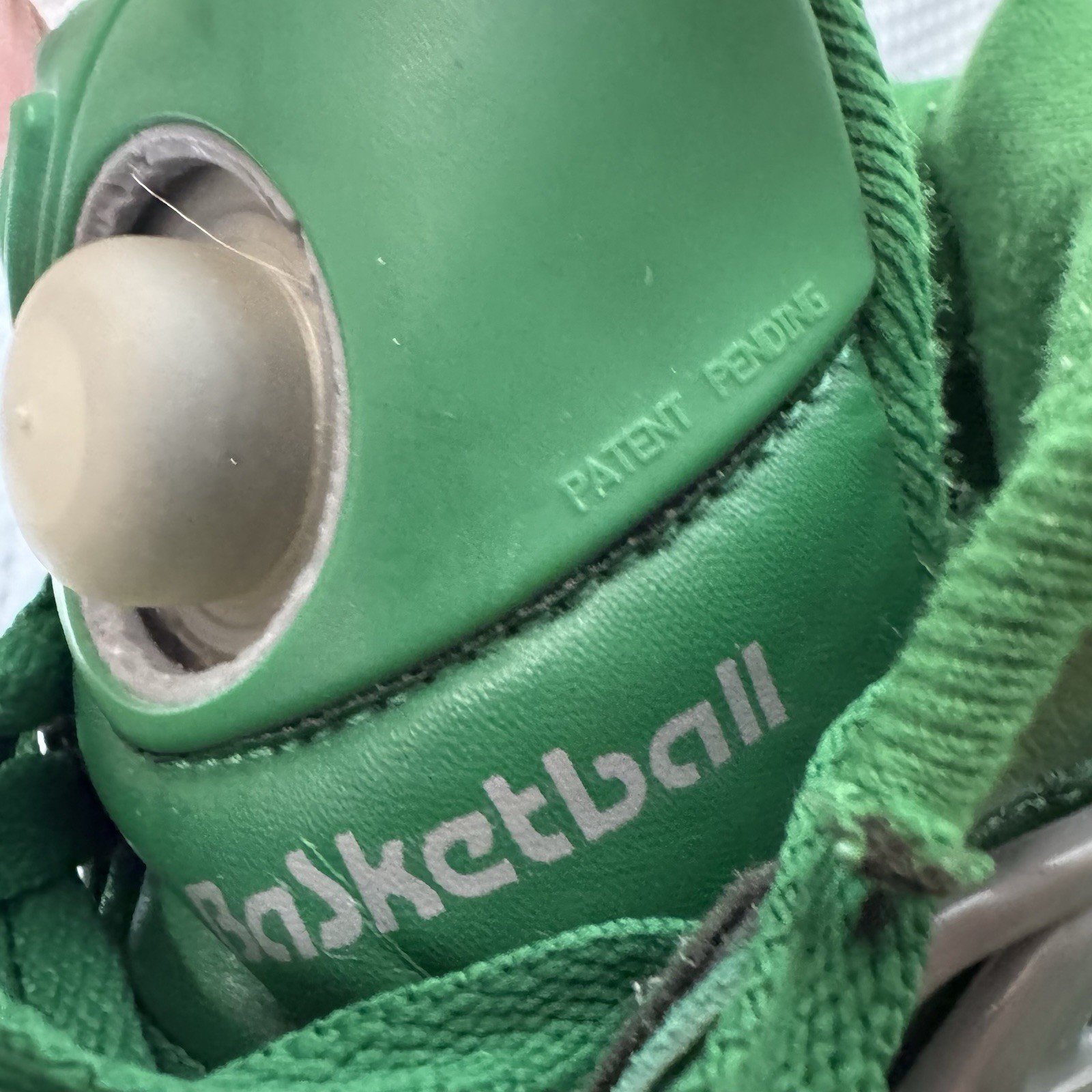 Reebok Pump Omni Zone 2 Celtics Rare 11.5