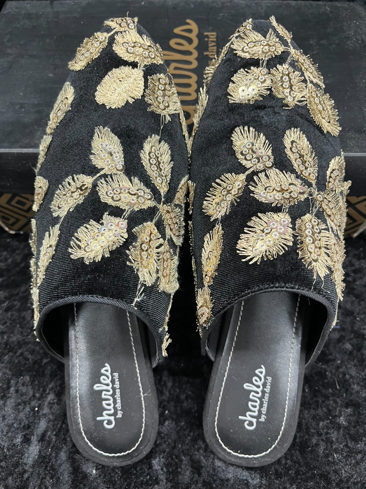 Charles by Charles David Women’s Fickle Embellished Mule Gold 8 M (371)