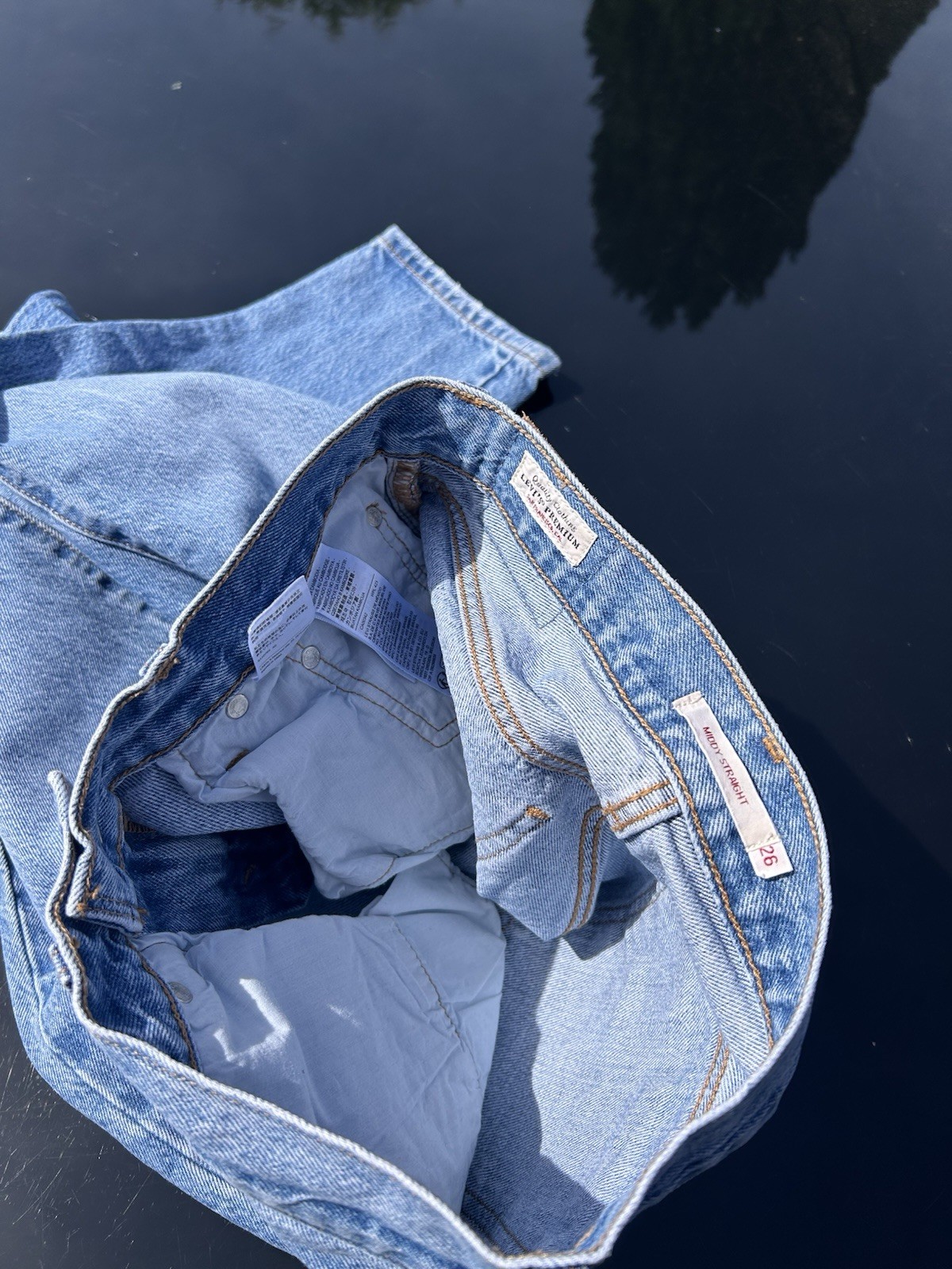 Levi 690 Premium Middy Straight Jeans Waist 26in Inside Leg 30in 100% Cotton