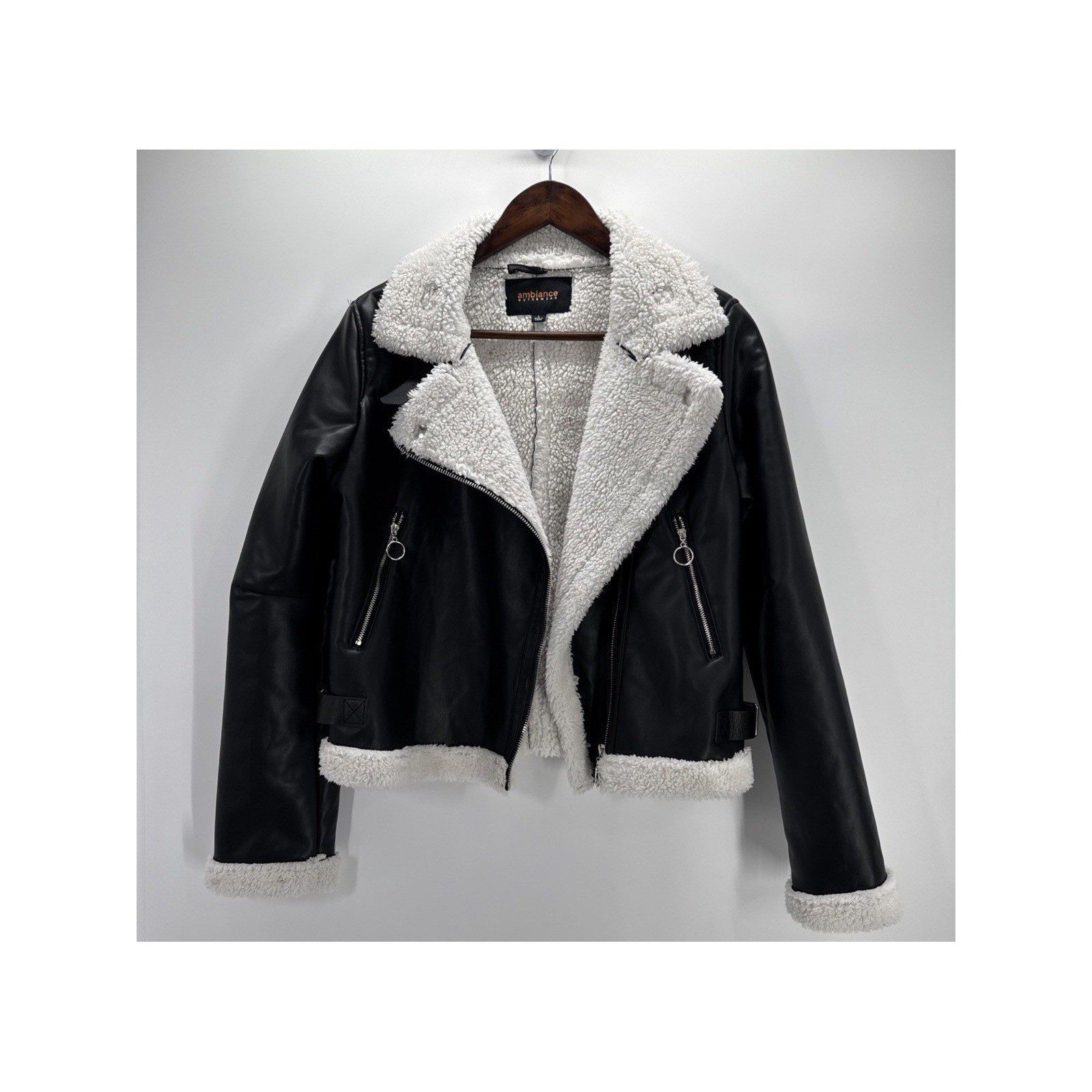 Ambiance Outerwear Women’s Faux Leather Sherpa Jacket Coat 2 Pocket Zip Up Sz L