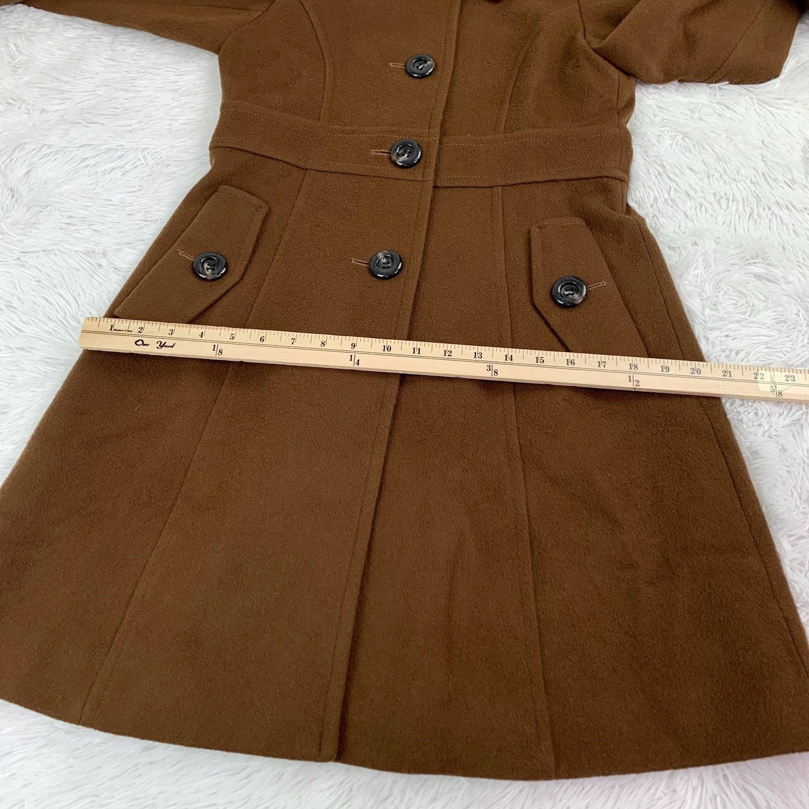 Blue Label Crestbridge size 38 long sleeve button front top coat plaid lining