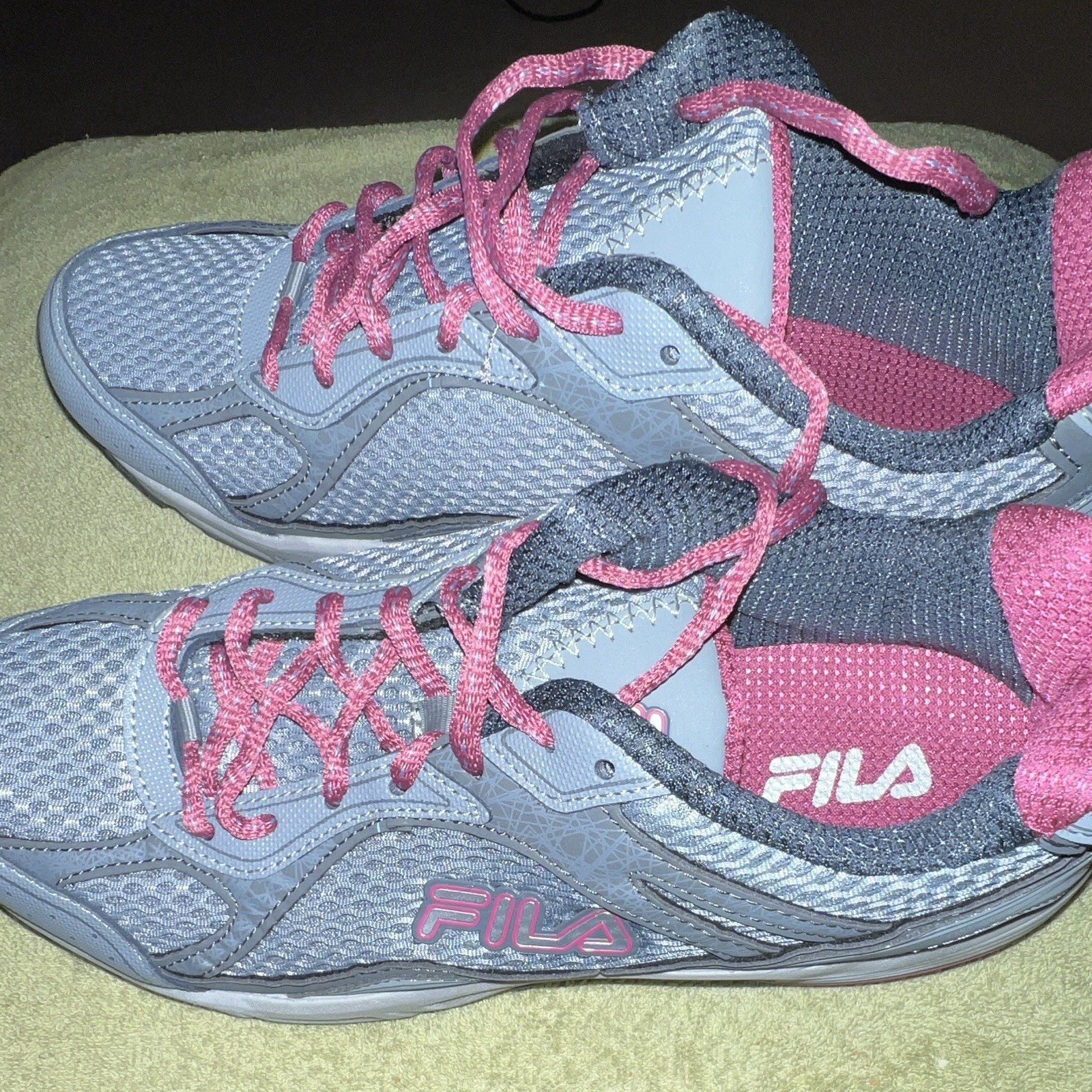 FILA Women’s Gray/Pink Lace-Up Athletic Sneakers 5HR18055-258