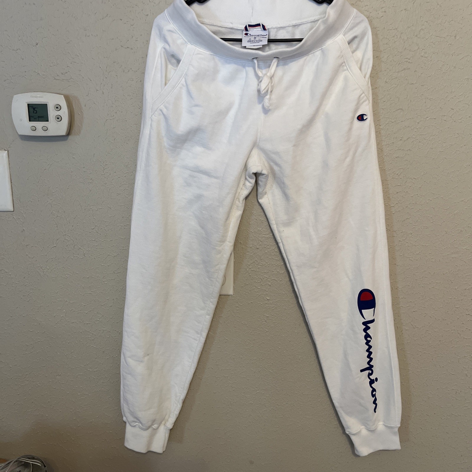Usada Champion Women’s Powerblend Graphic Fleece Jogger White Size M