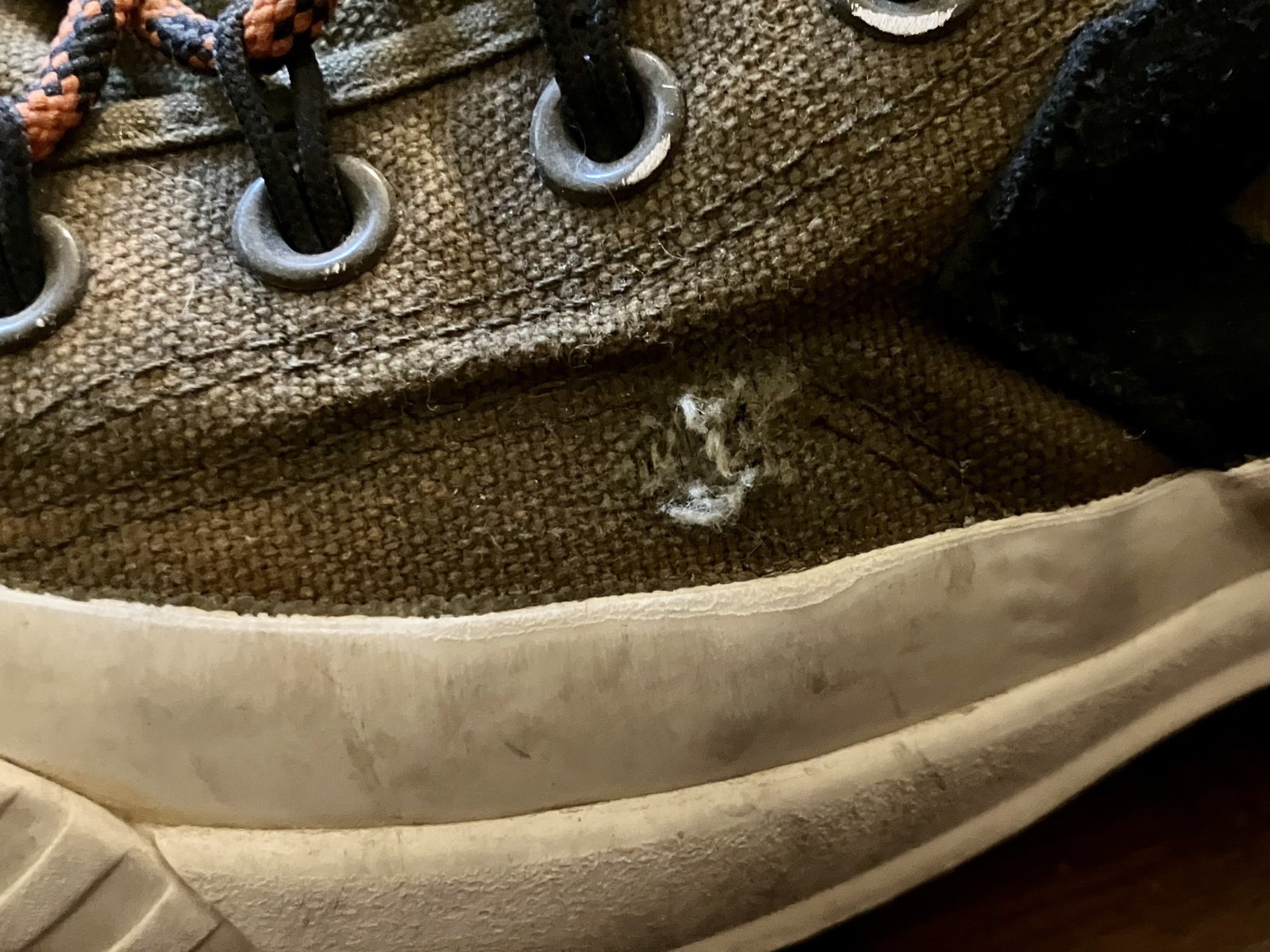 Size 9 – Converse Bosey MC High Olive