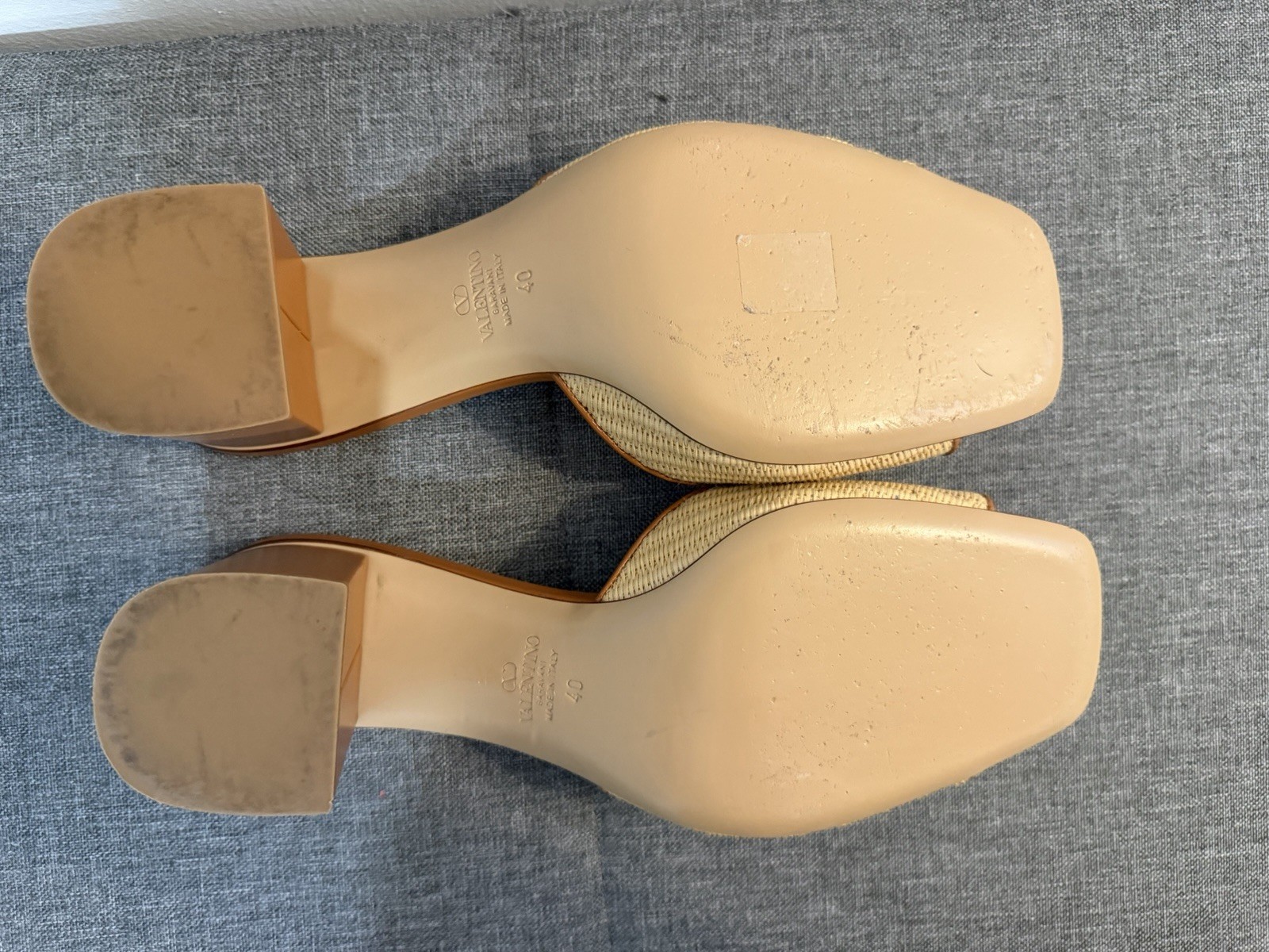 VALENTINO GARAVANI VLogo Raffia Leather Block Heel Mules Slides Size 40