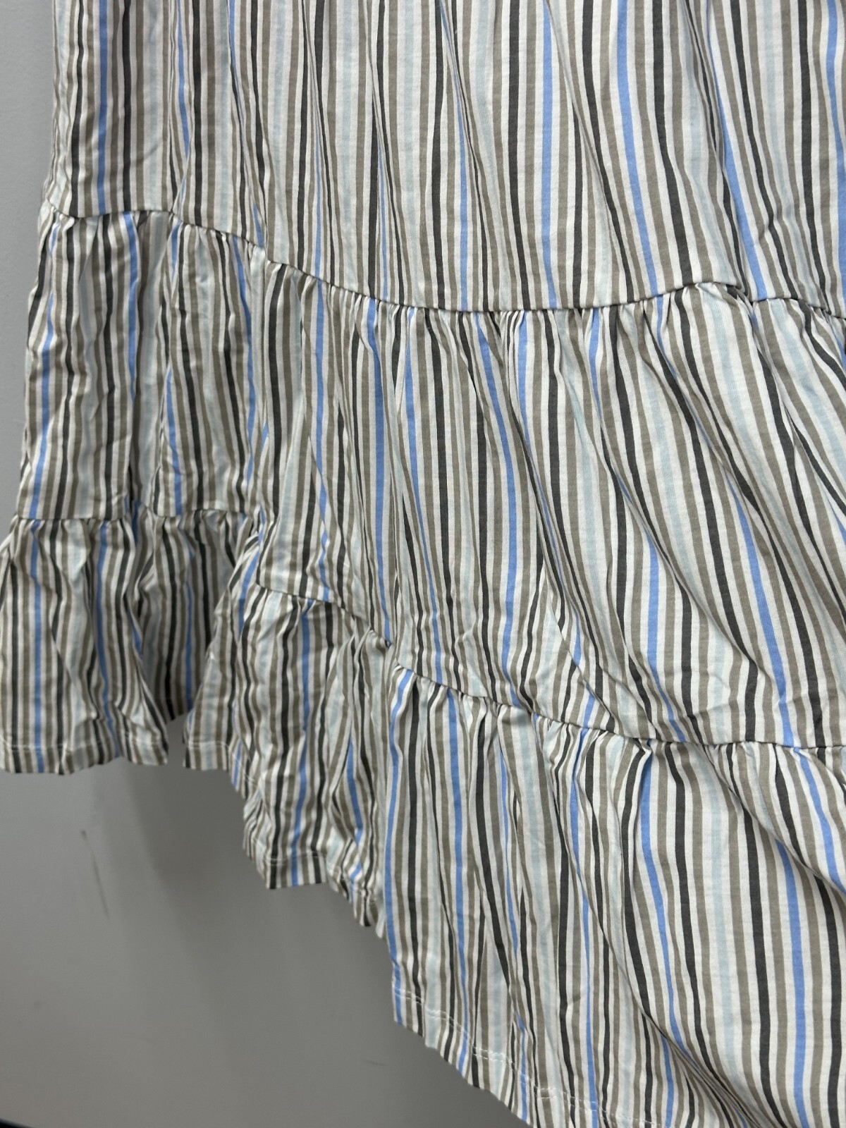 HUE White Gray Blue Striped Tiered Short Sleeveless Nightgown Women’s Size Small