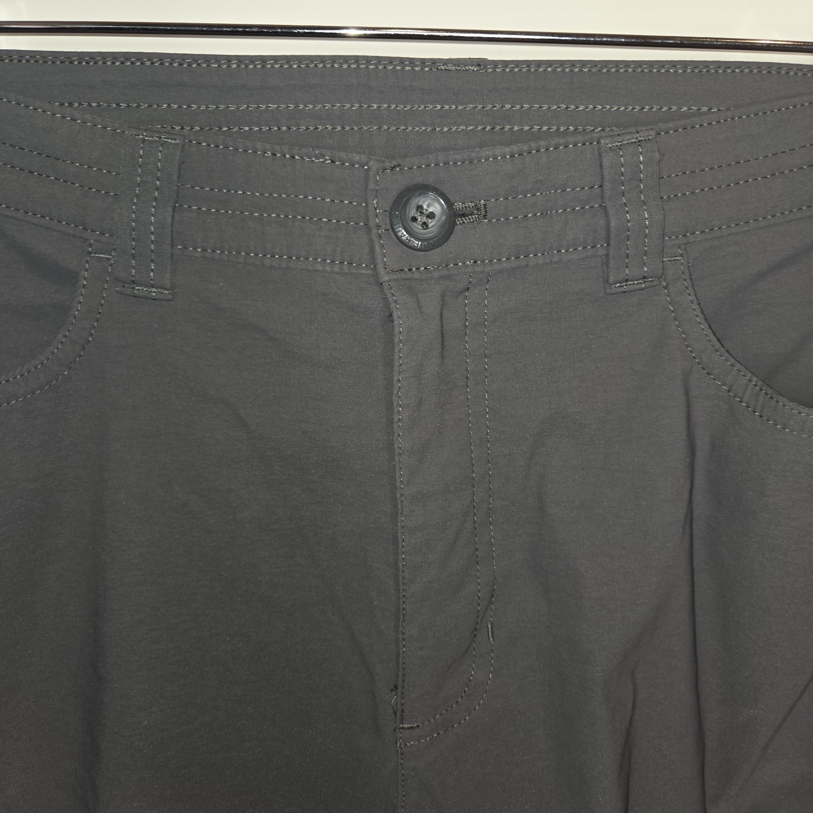 Eddie Bauer Rainier Capris Women’s 14 Gray Hiking Pants Utility C1061086