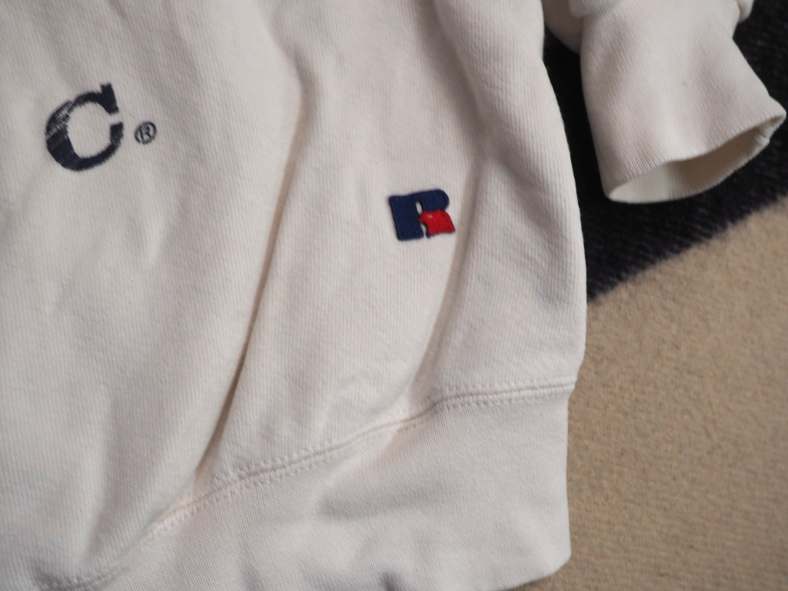 VTG 90s Russell Athletic Spellout Baggy Logo USA White Pullover Sweatshirt Men M