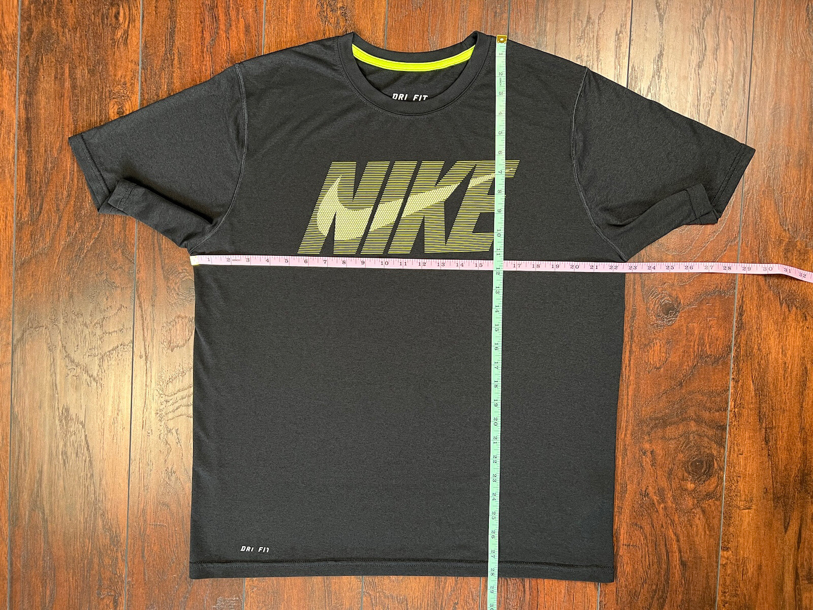 Nike Legend Swoosh Men’s Sportswear T-Shirt Active Short Sleeve Graphic Tee Sz L