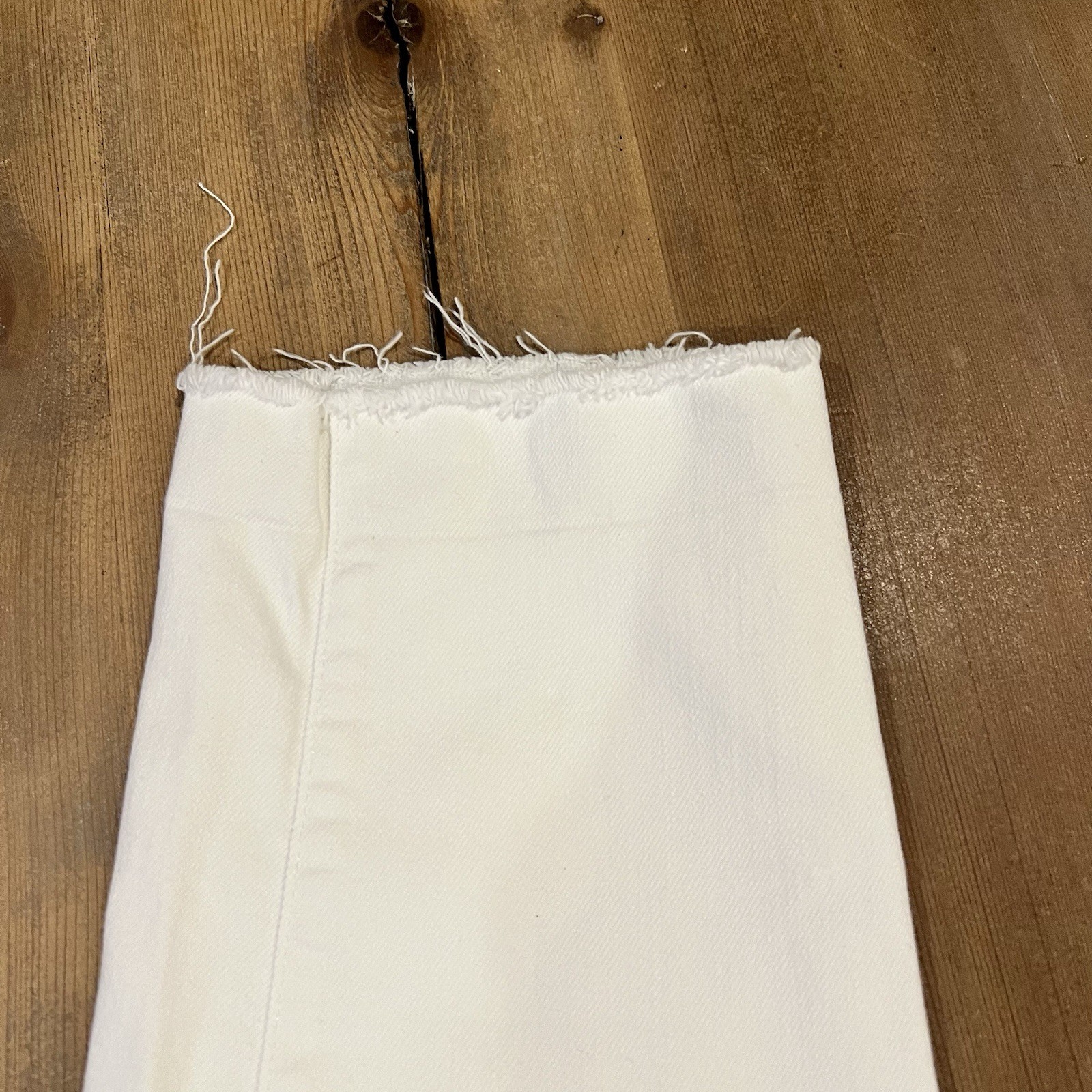 Gap Girlfriend Mid Rise Optic White Stretch Denim Raw Hem Jeans Size 28 Or 6R