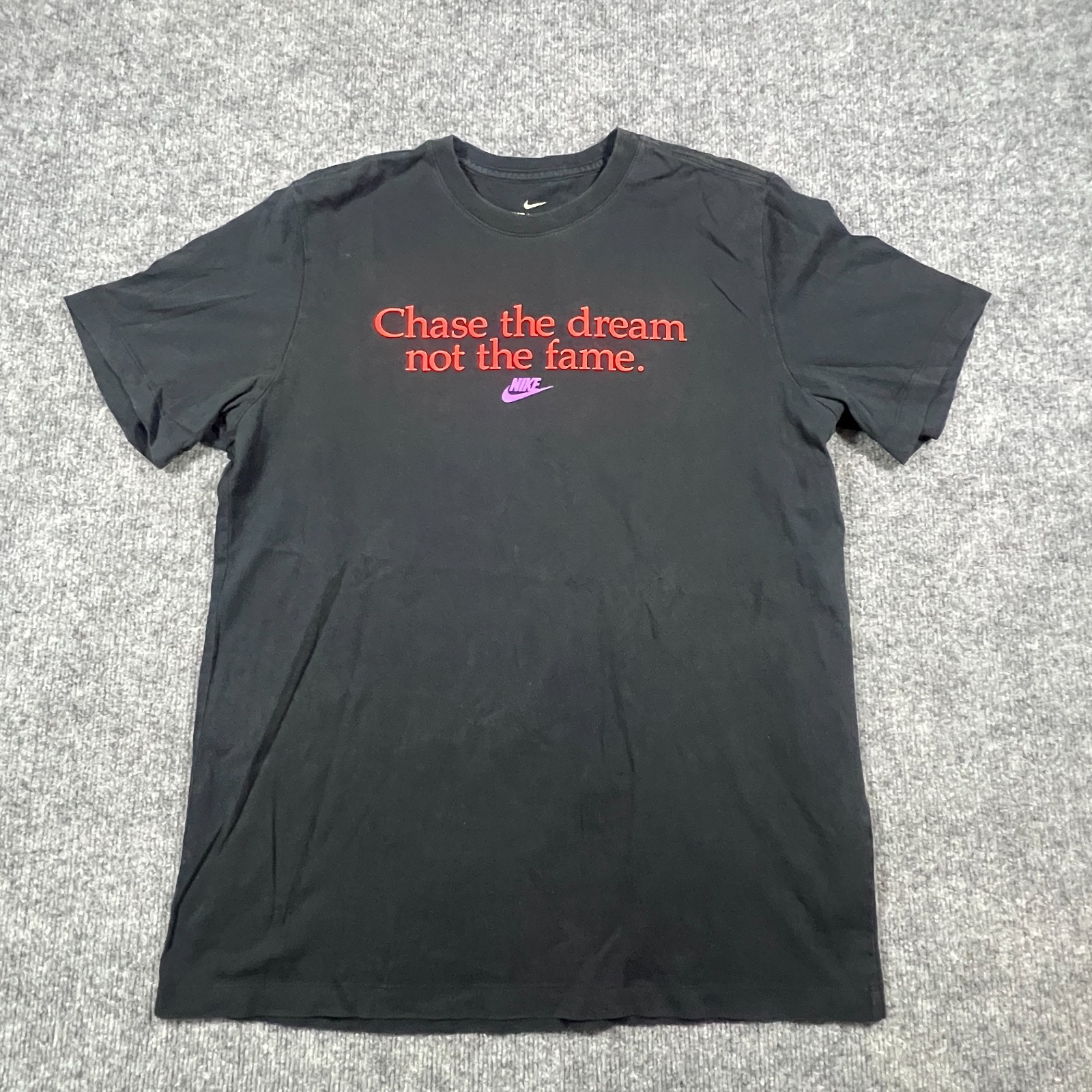 Nike T Shirt Mens Large Black Cotton Chase The Dream Not The Fame Graphic Print