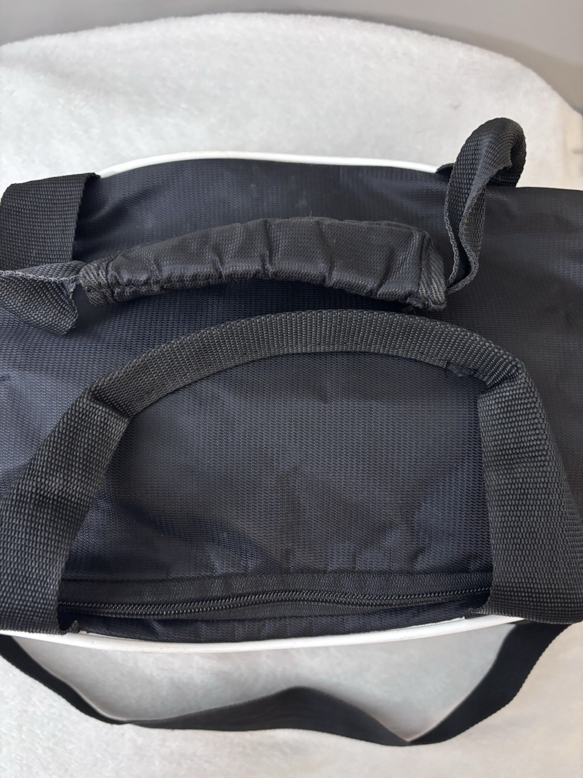 Nike 18 Inch Duffle Bag In Black Sports Gym Travel Good Condition Clean