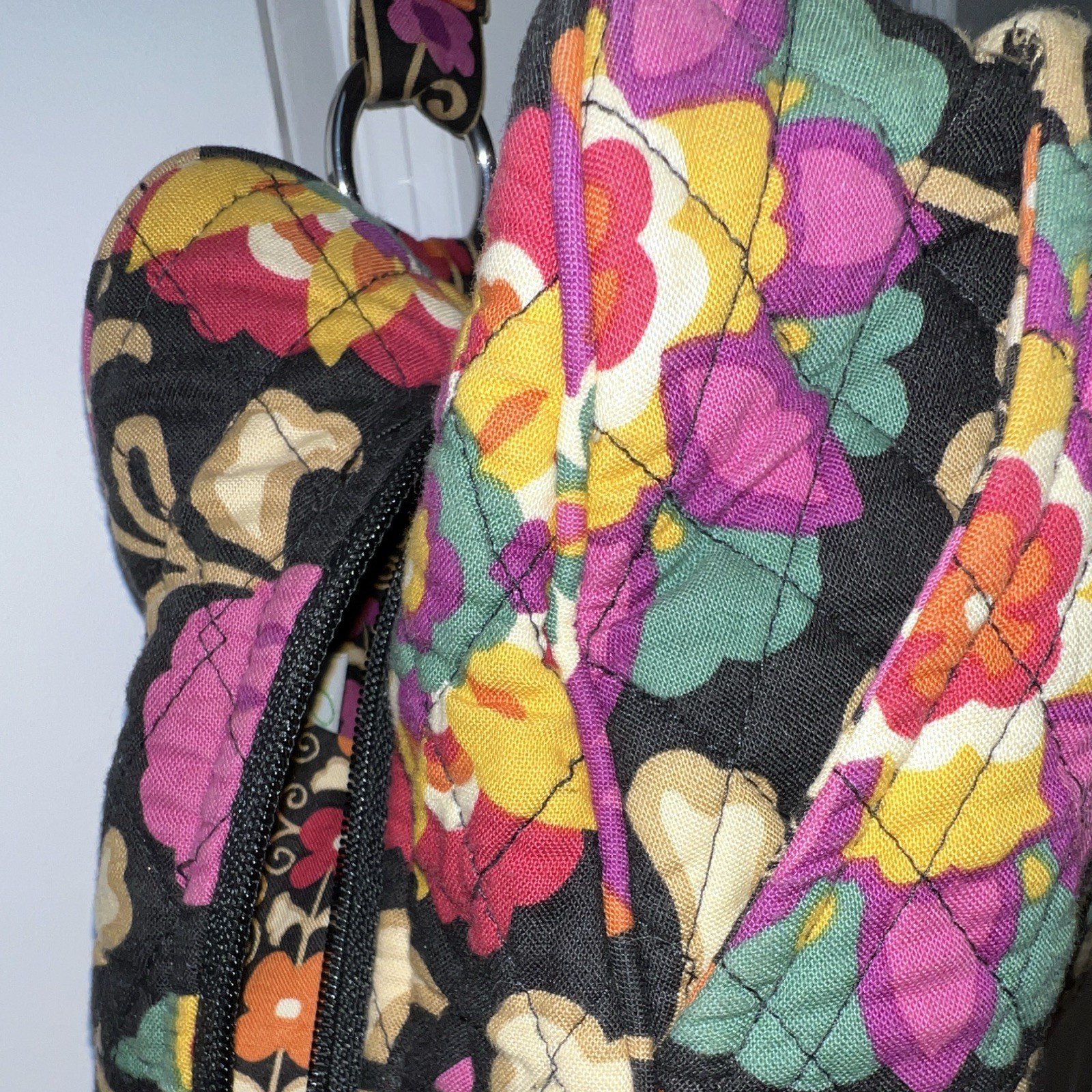 Vera Bradley Large Floral Shoulder Bag Black Multicolor Lined Inner Pockets Zip