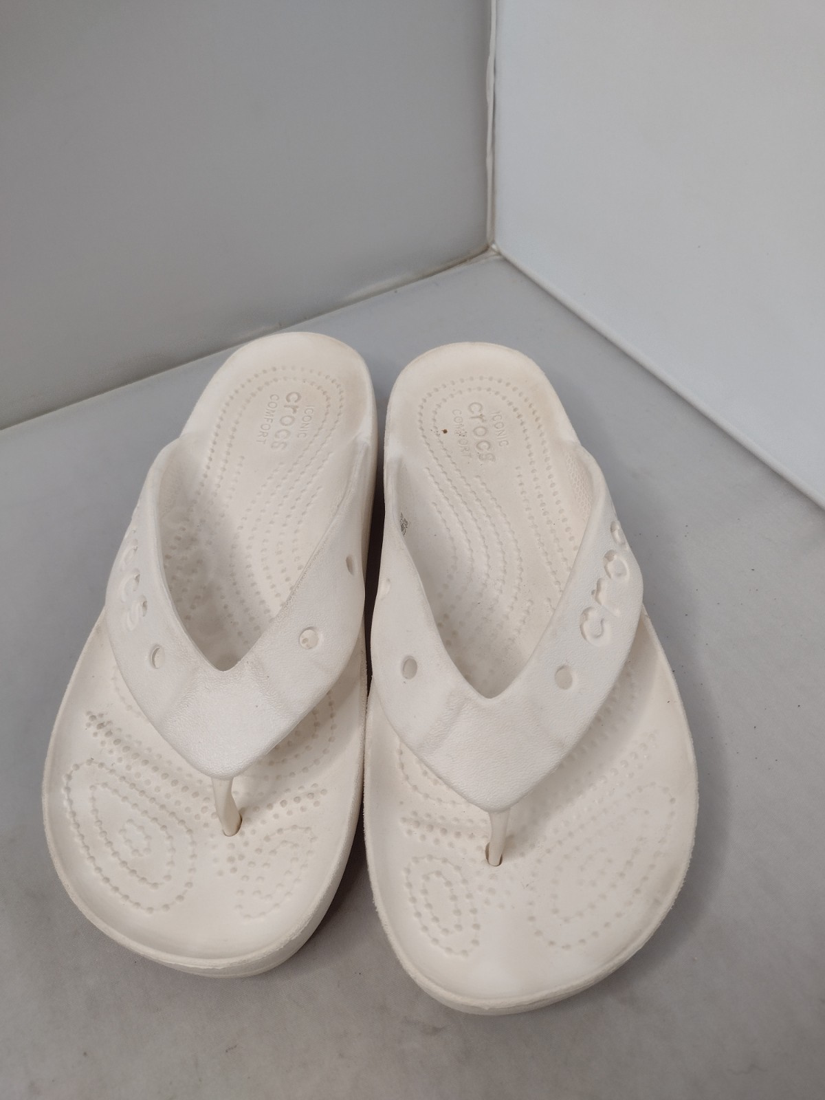 Crocs Women’s Baya Flip Flops Sandals Shower Shoes 6 White B