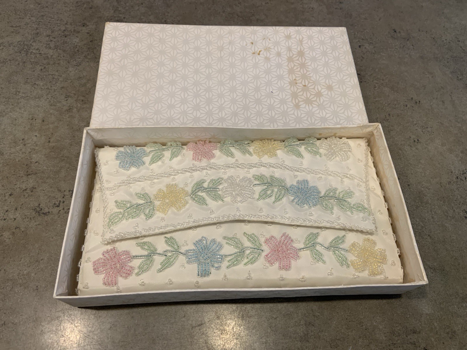 Vintage Hand Beaded Floral Envelope Clutch Handmade Hong Kong W/Compact