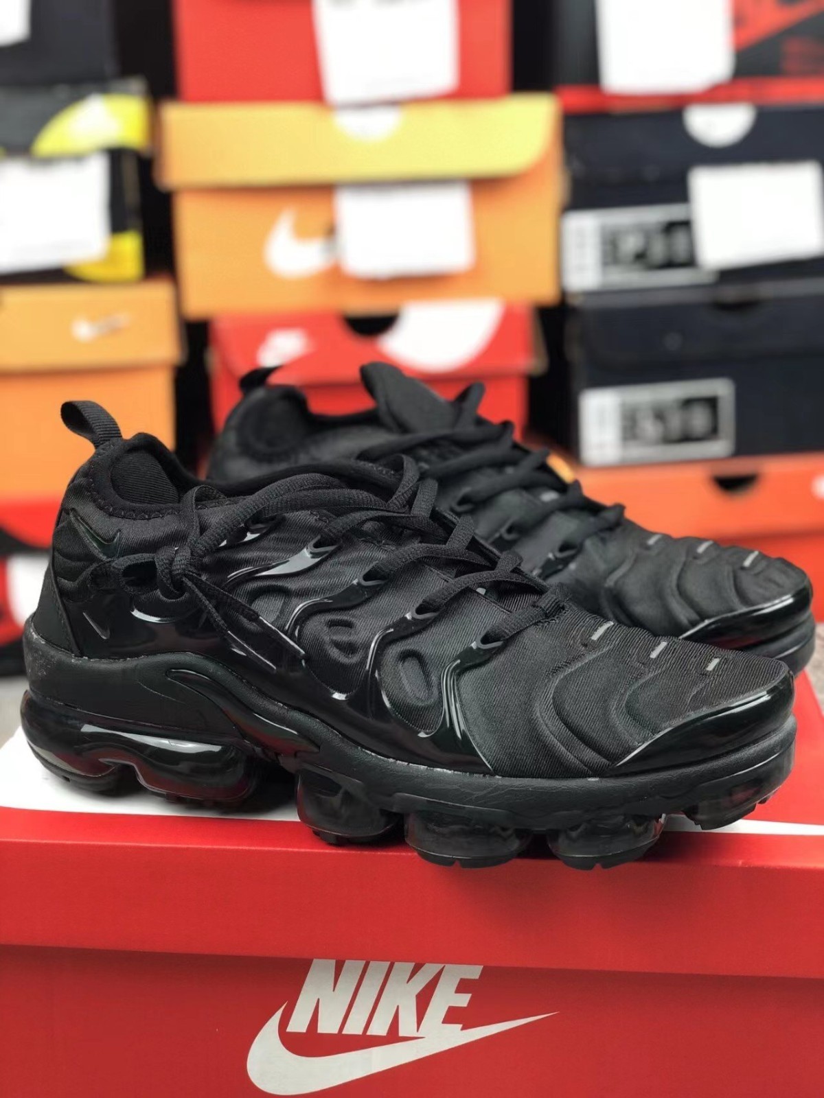 Nike Air Vapormax Plus Black Sneakers for Men