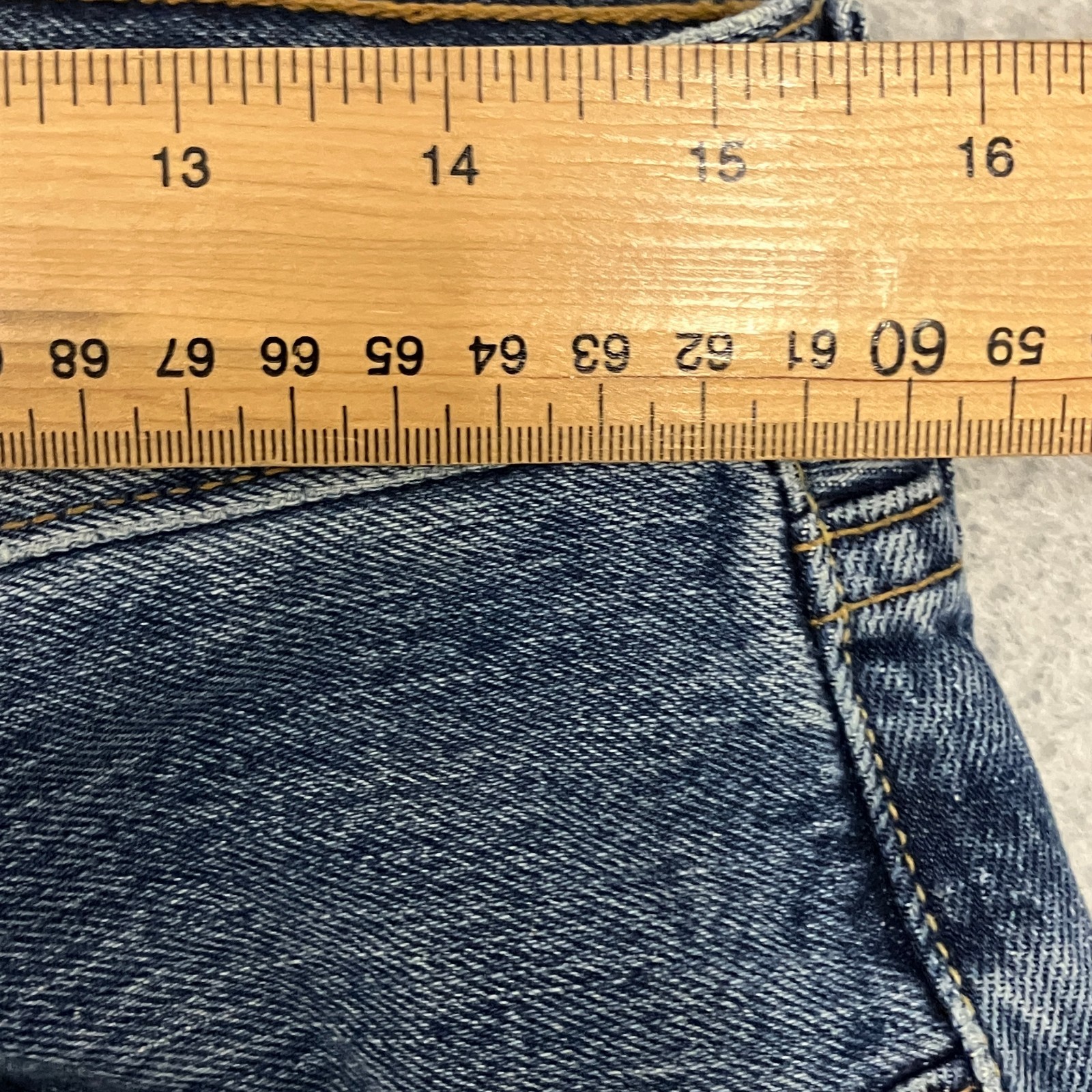 Vintage 2003 Levi’s 501 Jeans W31 L28 Blue Denim Straight Leg Button Fly