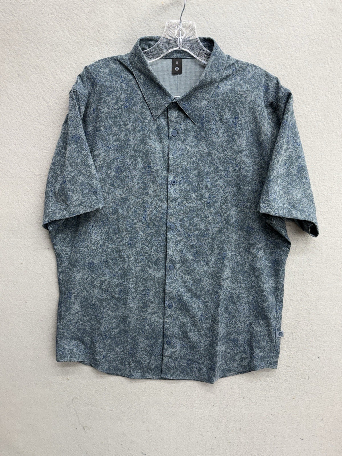 Lululemon Airing Easy Short Sleeve Shirt Mens XL Blue Multi Patterned Casual
