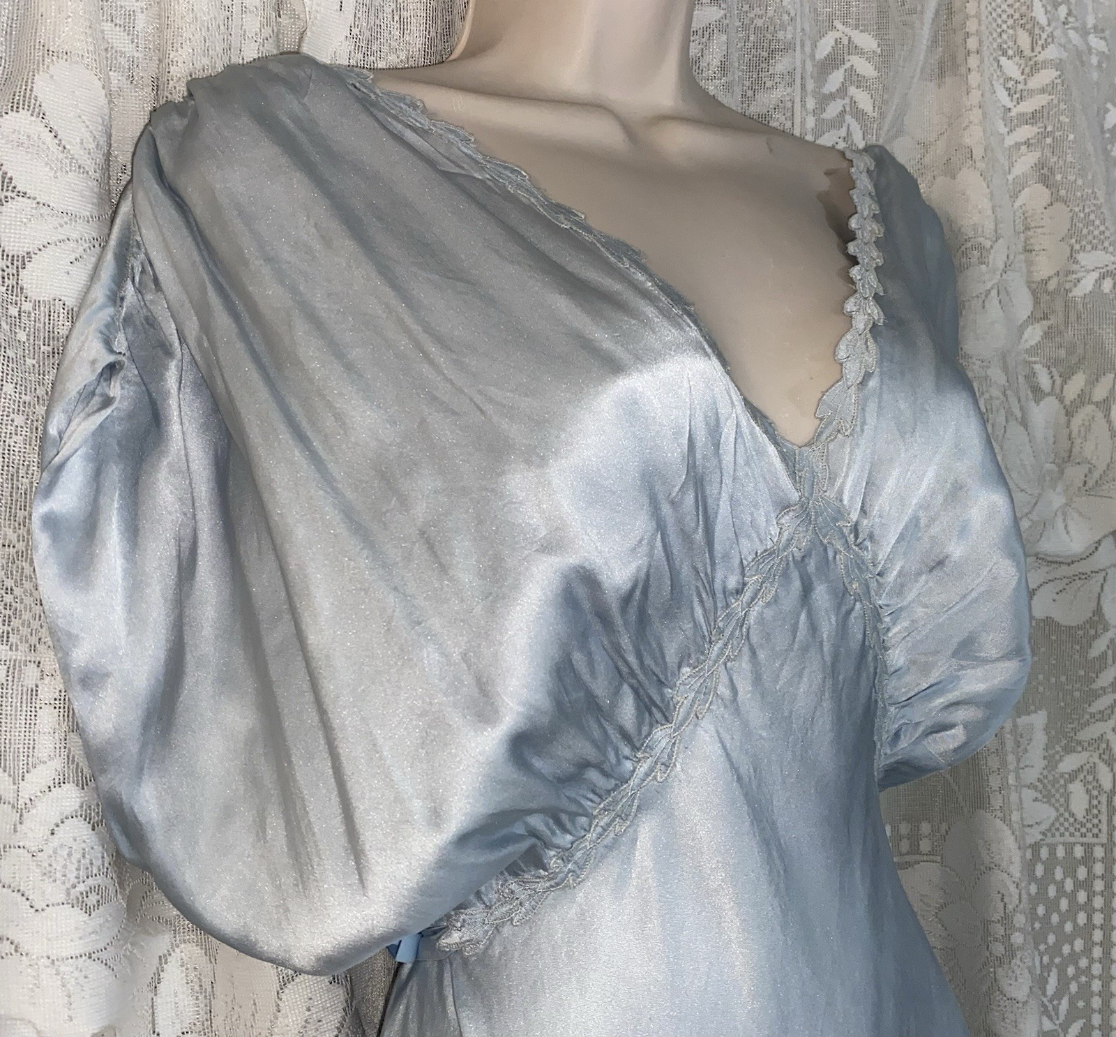 Vtg 40’s RARE sz 42 Tall 60″ Ice Blue SILK Barbizon Ariel Nightgown satin dosche