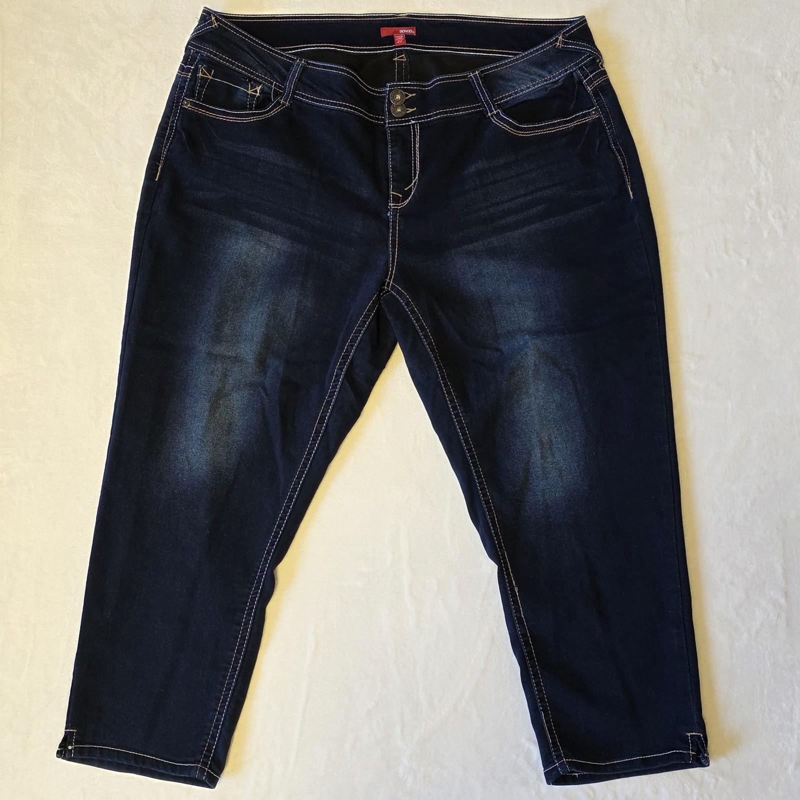 BONGO Capris Women’s Size 22 Dark Wash Stretch Mid Rise Bootcut Crop Jeans