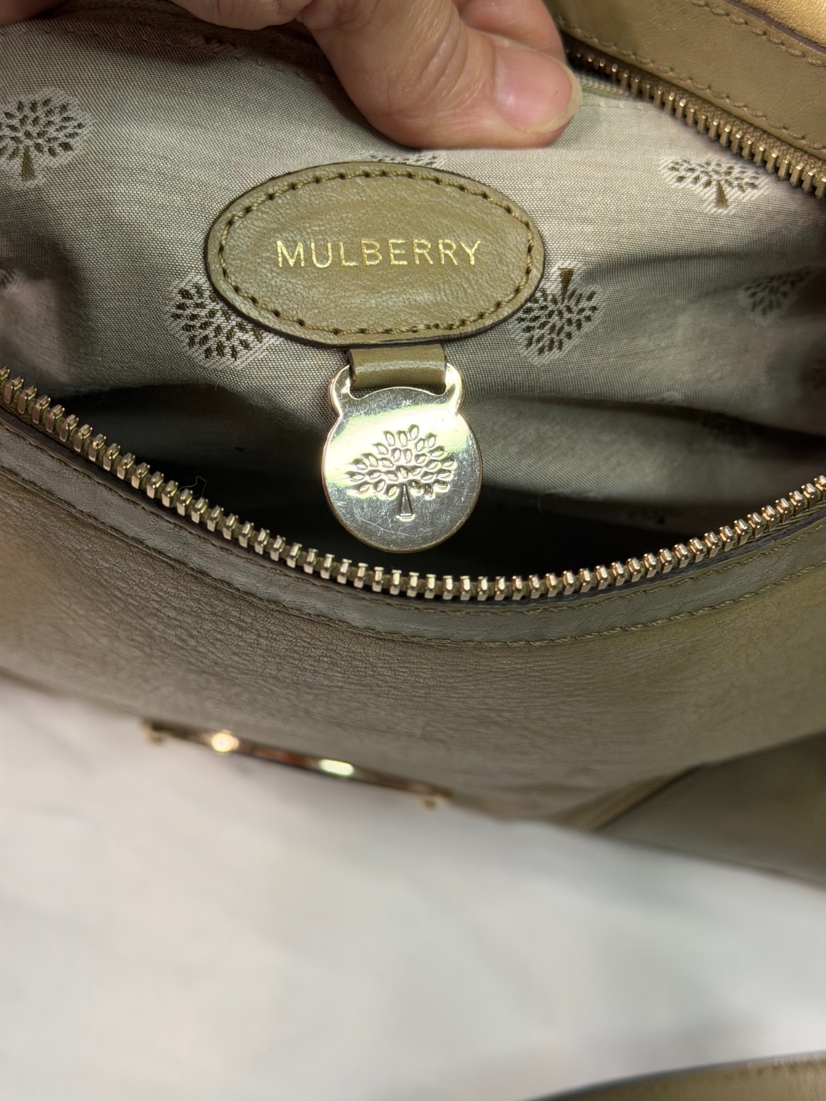 Mulberry Taylor leather 2 way with gold-tone hardware, double zip close