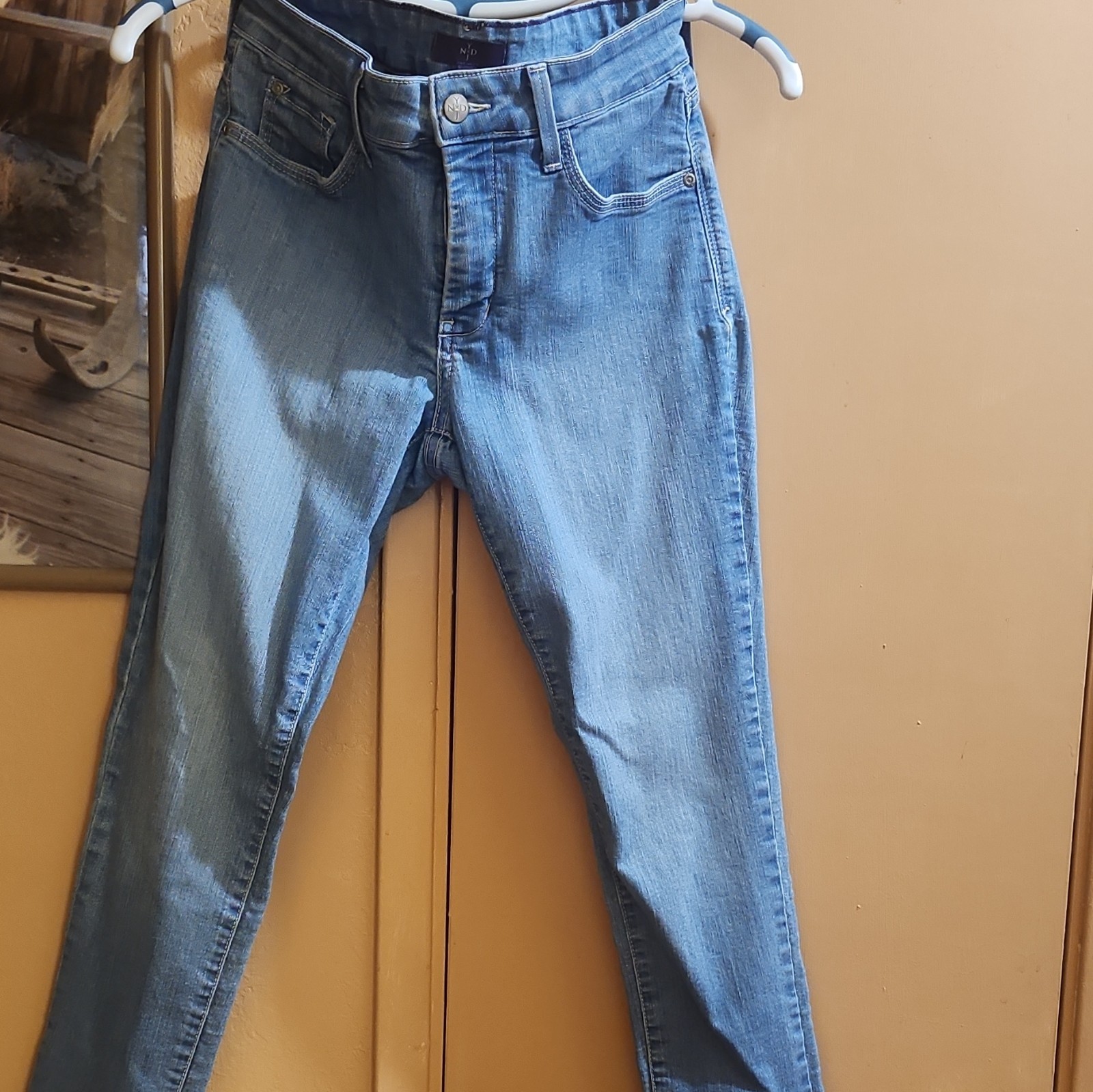 NYDJ Women’s Straight Leg Light Wash Blue Denim Jeans Size 6 5-Pocket Button