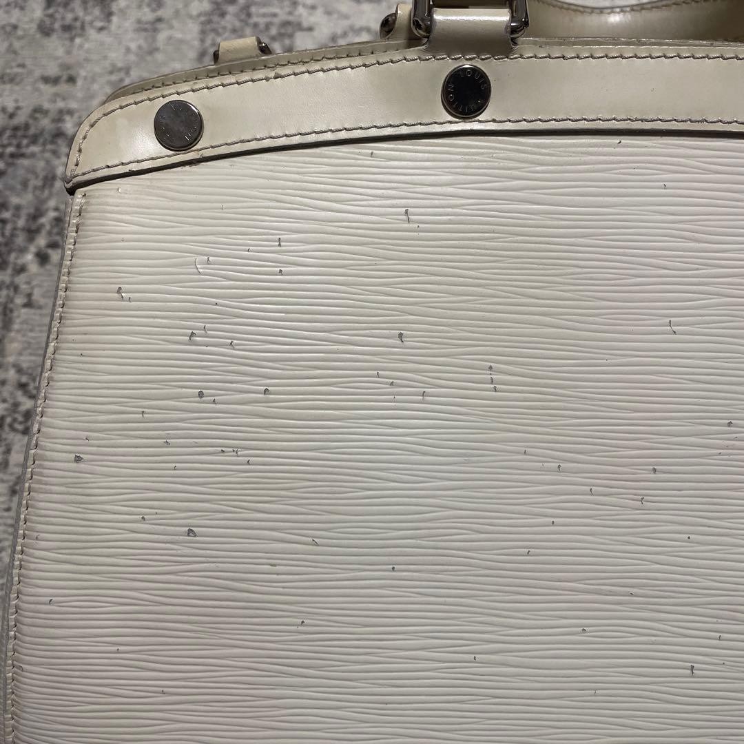 Louis Vuitton Brea MM M40330 White Epi Hand Shoulder Bag 13.0 x 9.8 x 4.7 inches