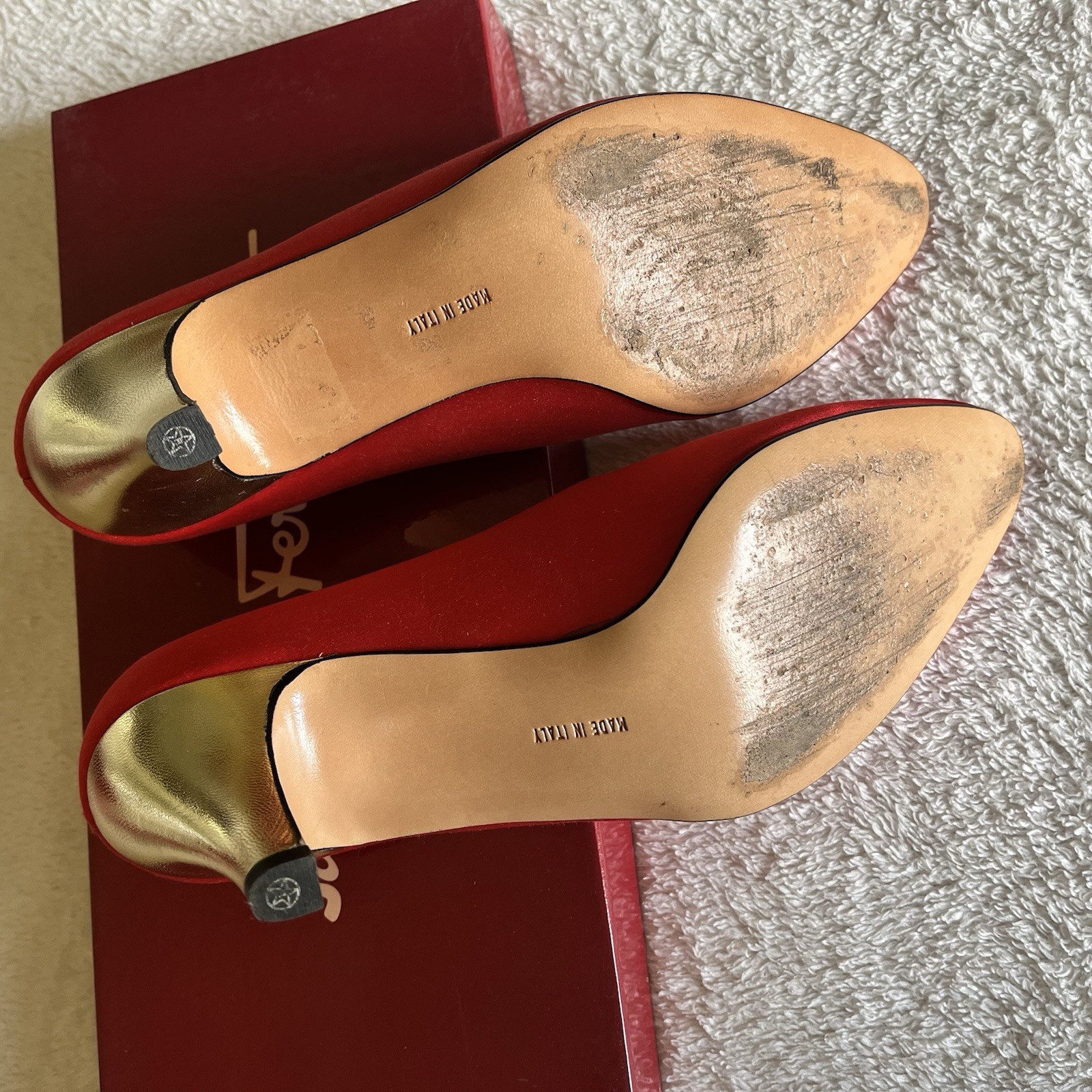 Vintage Salvatore Ferragamo Loredana Red Satin Pumps Gold Size 7B Italy