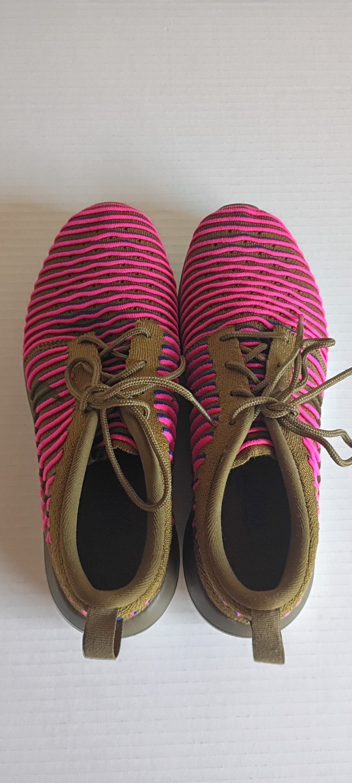 Nike Low Top Striped Pink/Green Lace-Up Athletic Sneaker Teens