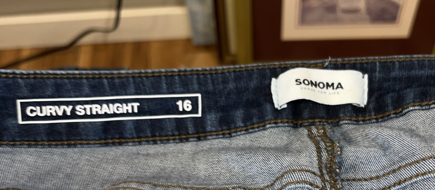 Sonoma Women’s Curvy Straight Leg Mid Rise Medium Wash Blue Jeans Denim Size 16