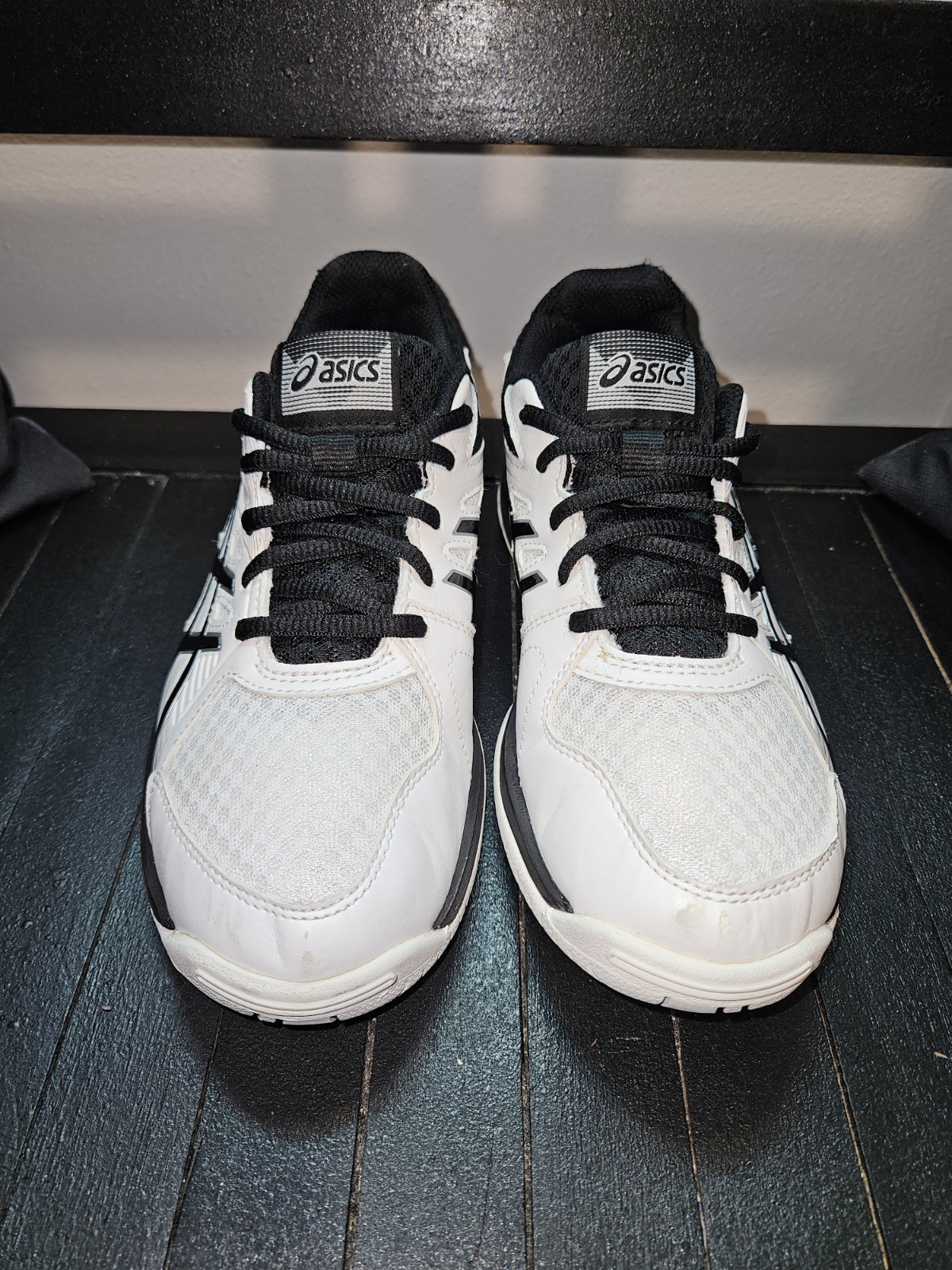 Asics Upcourt 3 Athletic Sneakers – Wht/Blk – Sz 4.5M/6W (1074A005) Pre-owned